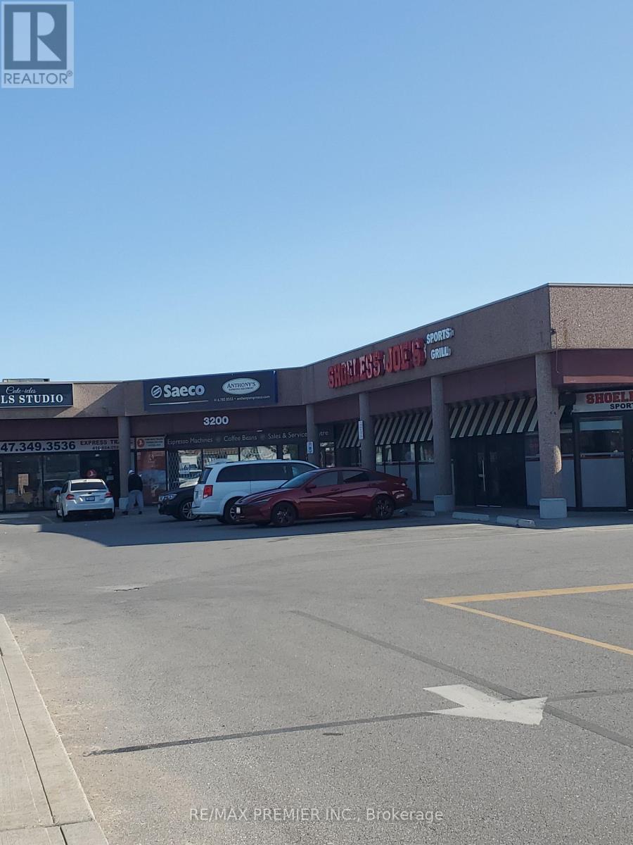 11 - 3200 Dufferin Street, Toronto, ON