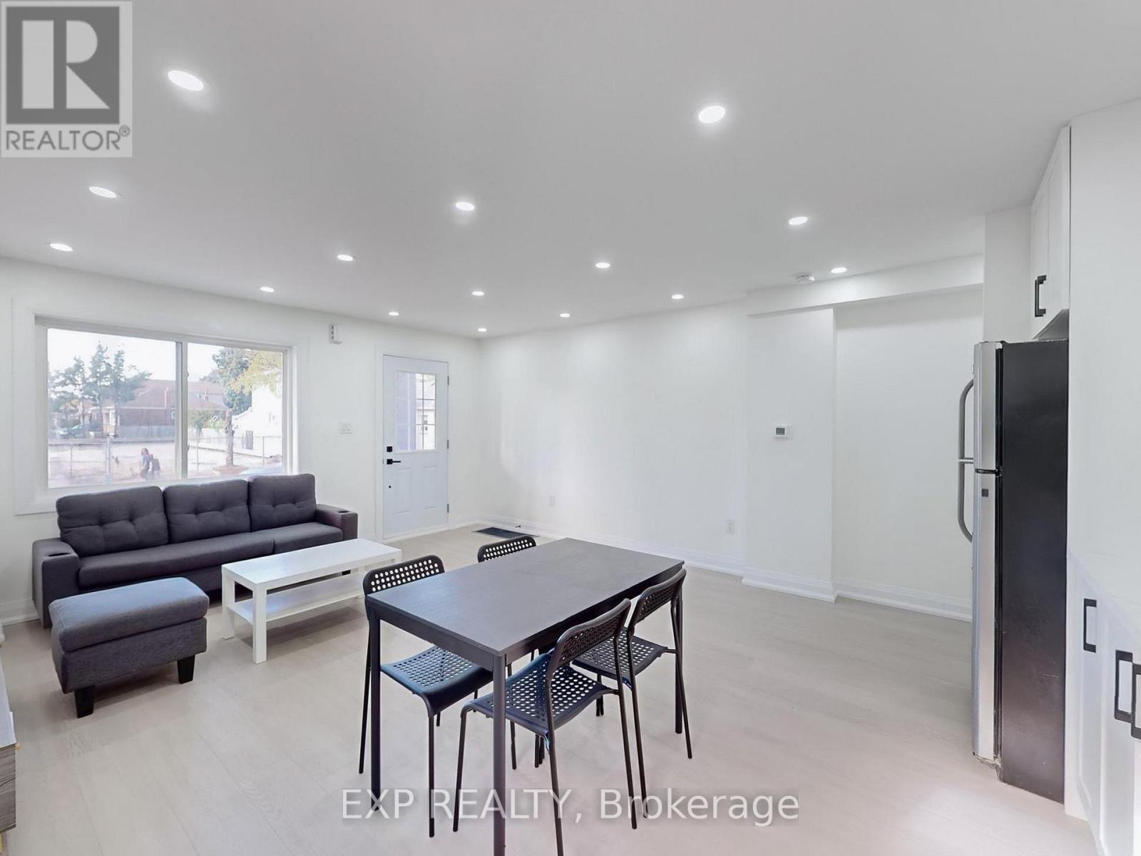 685 Jane Street, Toronto, ON - Indoor