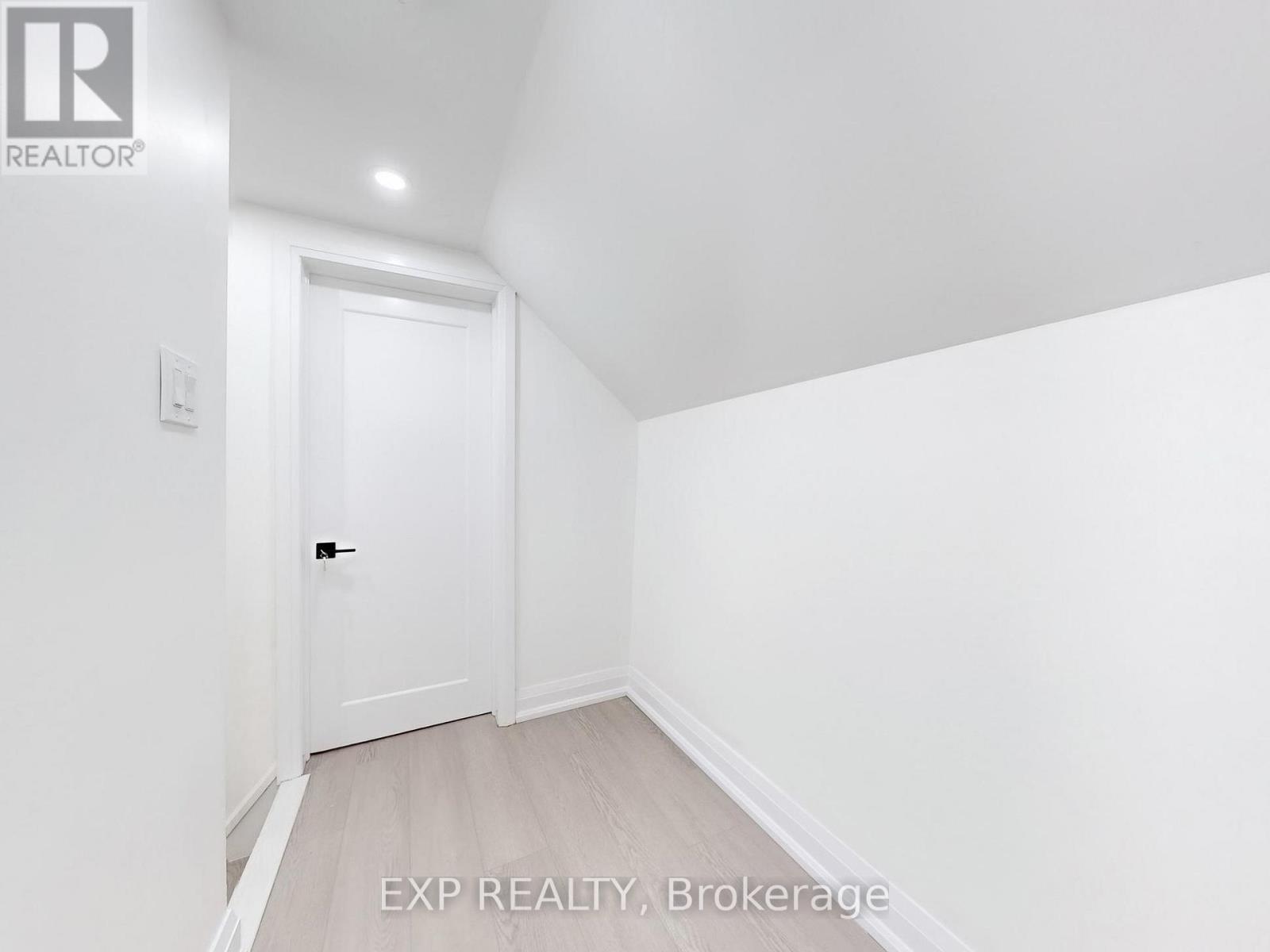 685 Jane Street, Toronto, ON - Indoor Photo Showing Other Room