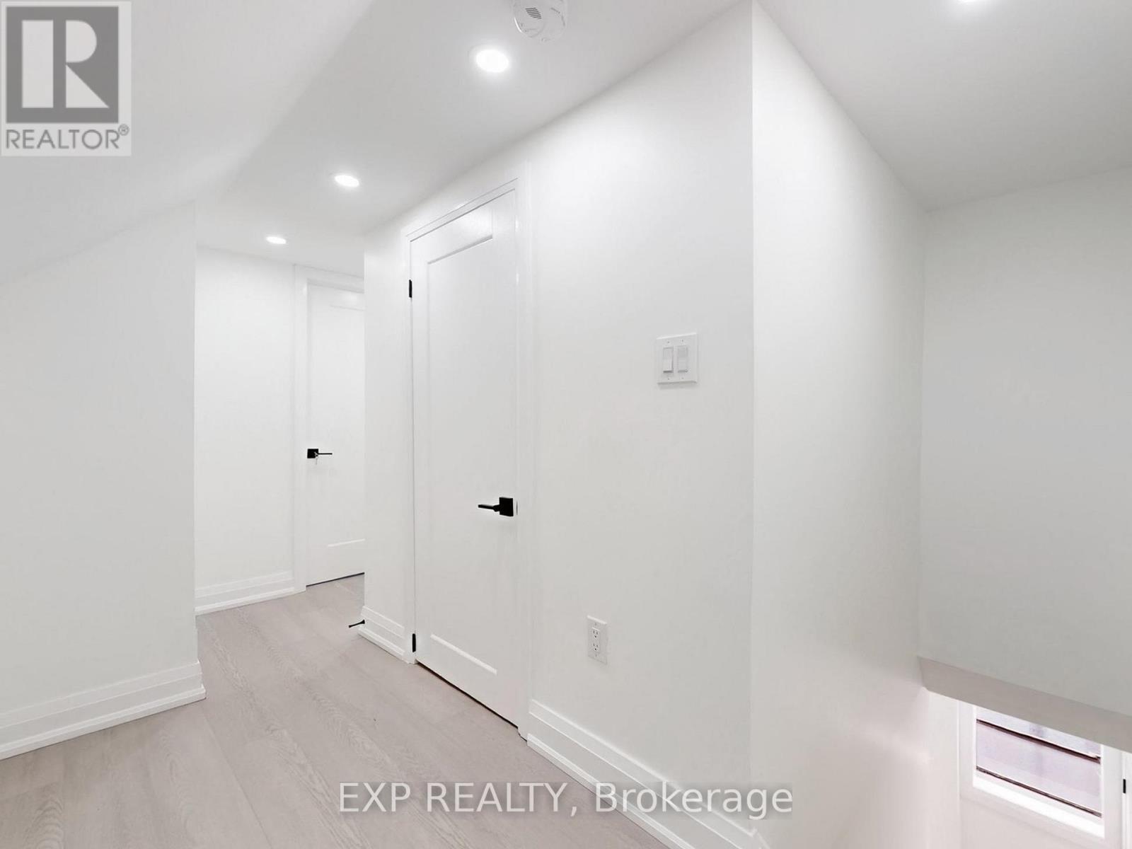 685 Jane Street, Toronto, ON - Indoor Photo Showing Other Room