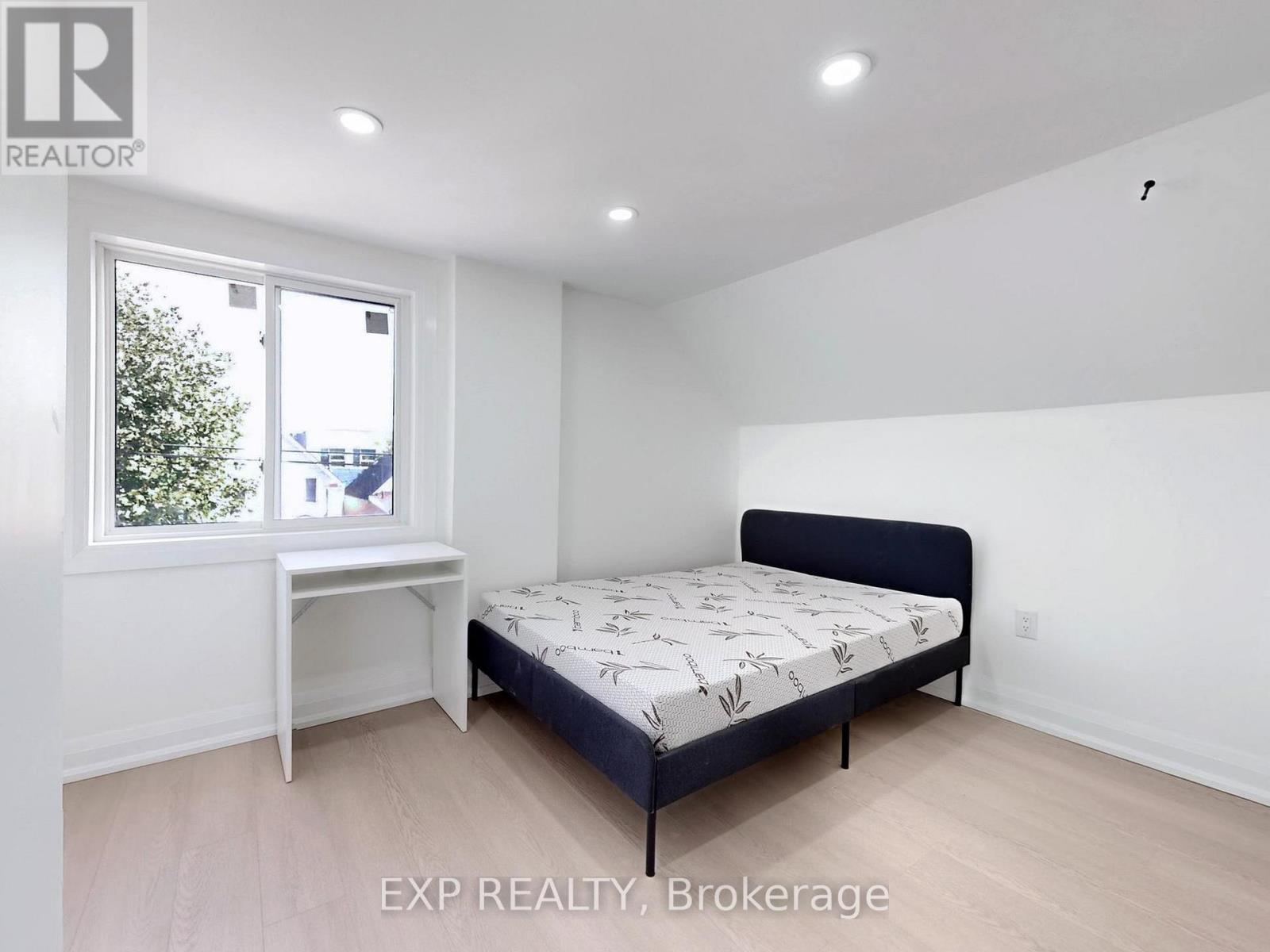 685 Jane Street, Toronto, ON - Indoor Photo Showing Bedroom