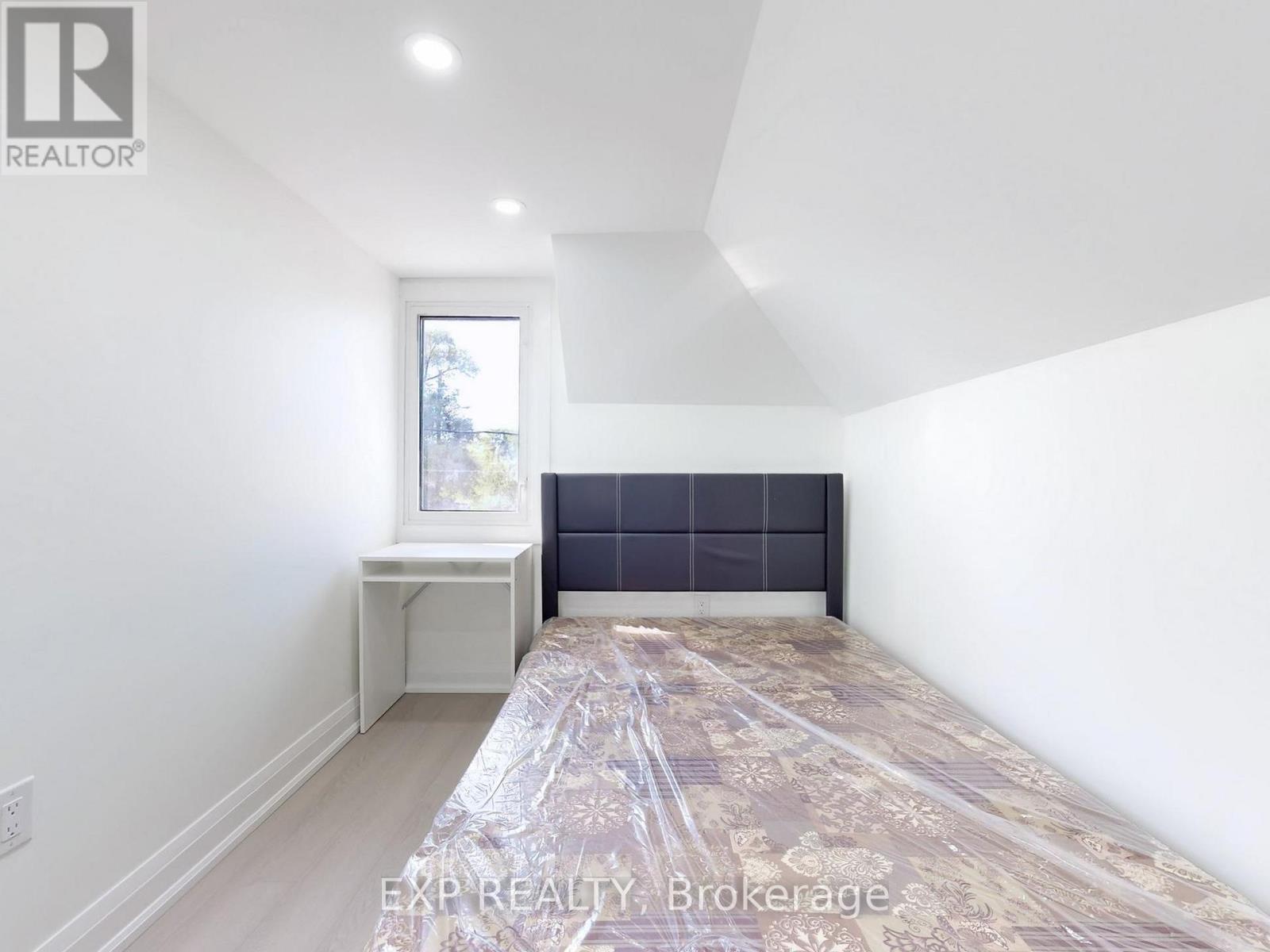 685 Jane Street, Toronto, ON - Indoor Photo Showing Bedroom