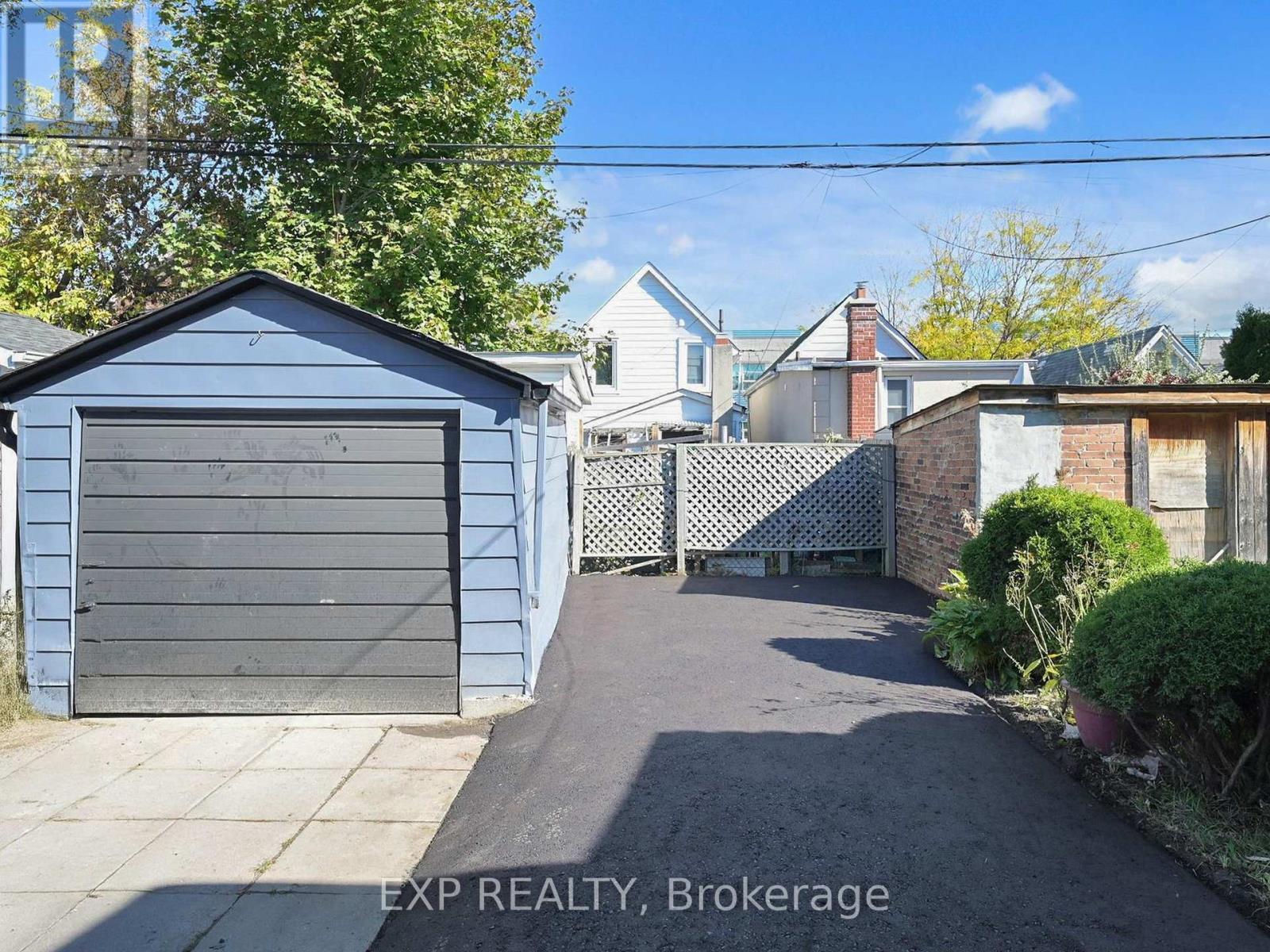 685 Jane Street, Toronto, ON - Outdoor