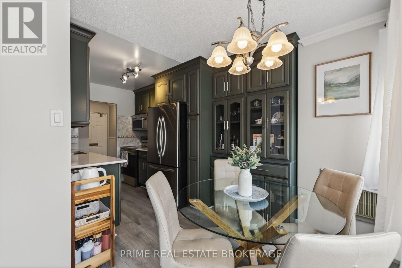 102 - 135 Baseline Road W, London South (South E), ON