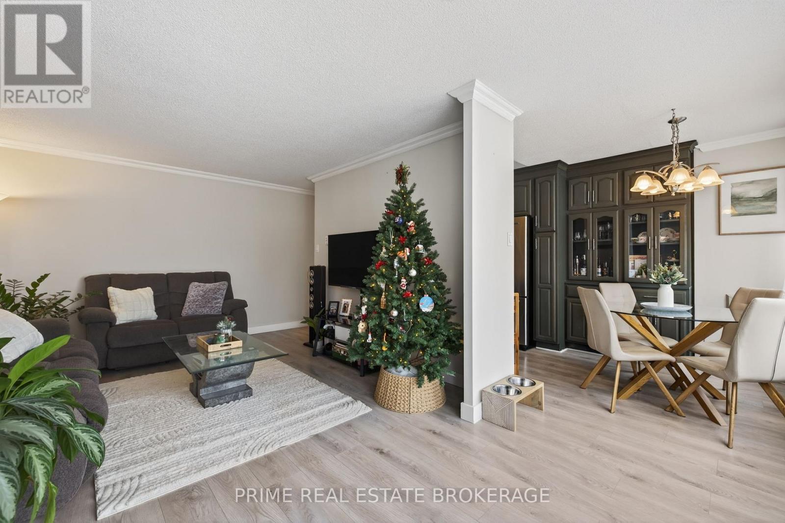 102 - 135 Baseline Road W, London South (South E), ON