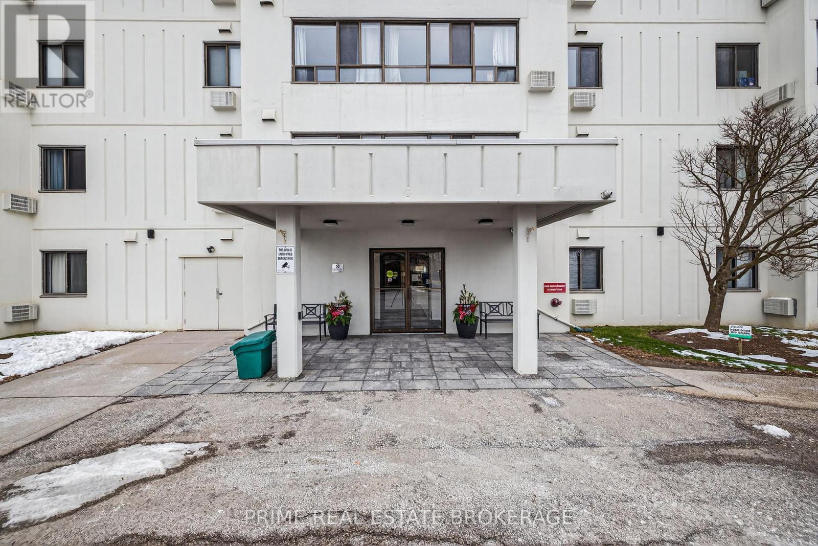 102 - 135 Baseline Road W, London South (South E), ON