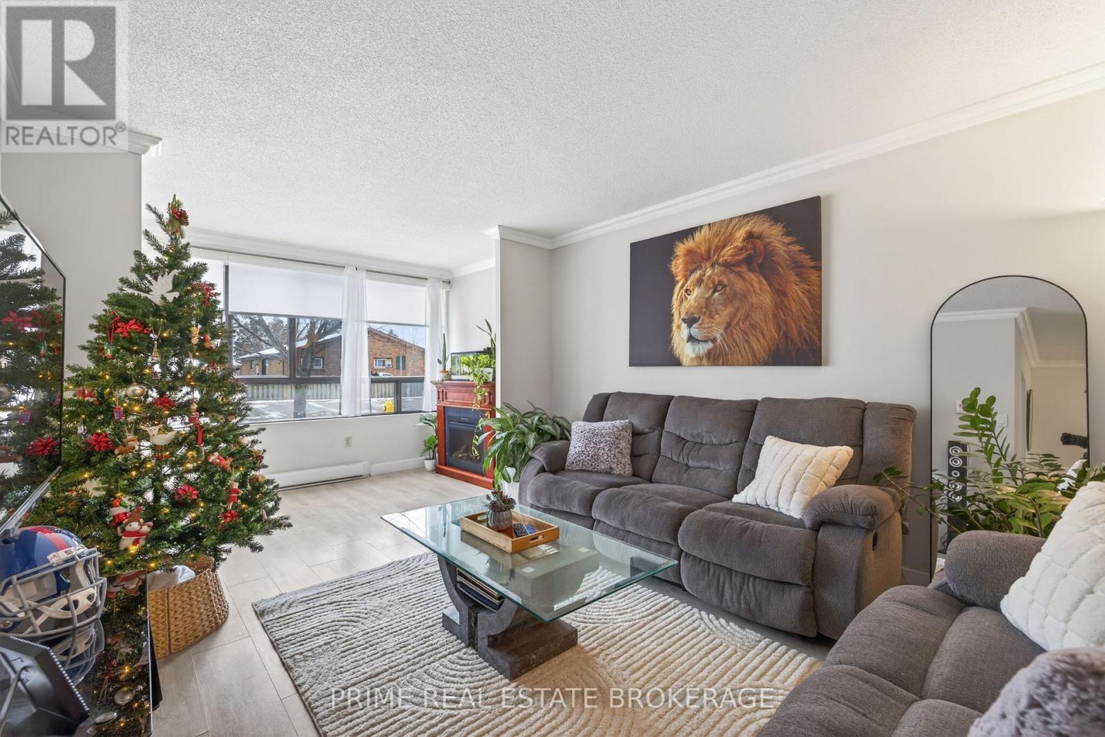 102 - 135 Baseline Road W, London South (South E), ON