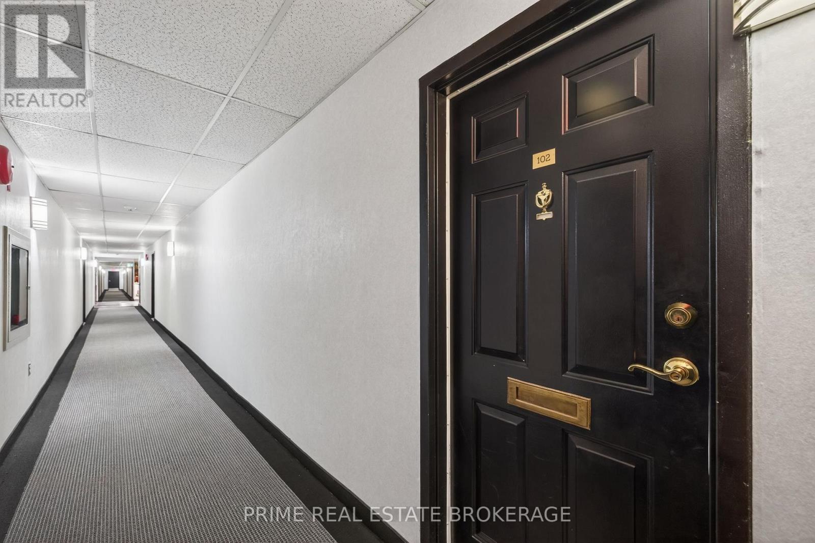 102 - 135 Baseline Road W, London South (South E), ON