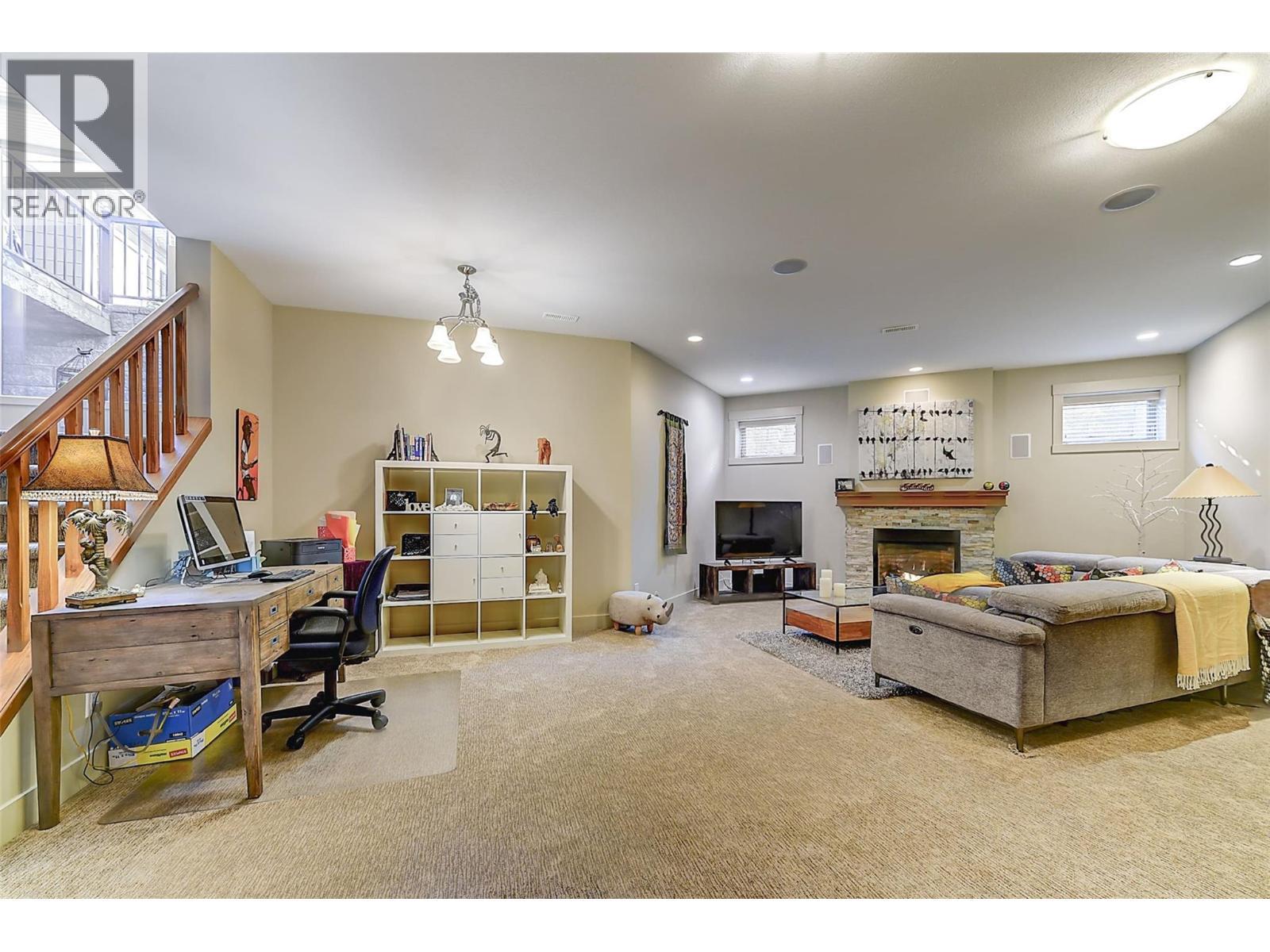 1147 Glenview Court, Kelowna, BC - Indoor With Fireplace