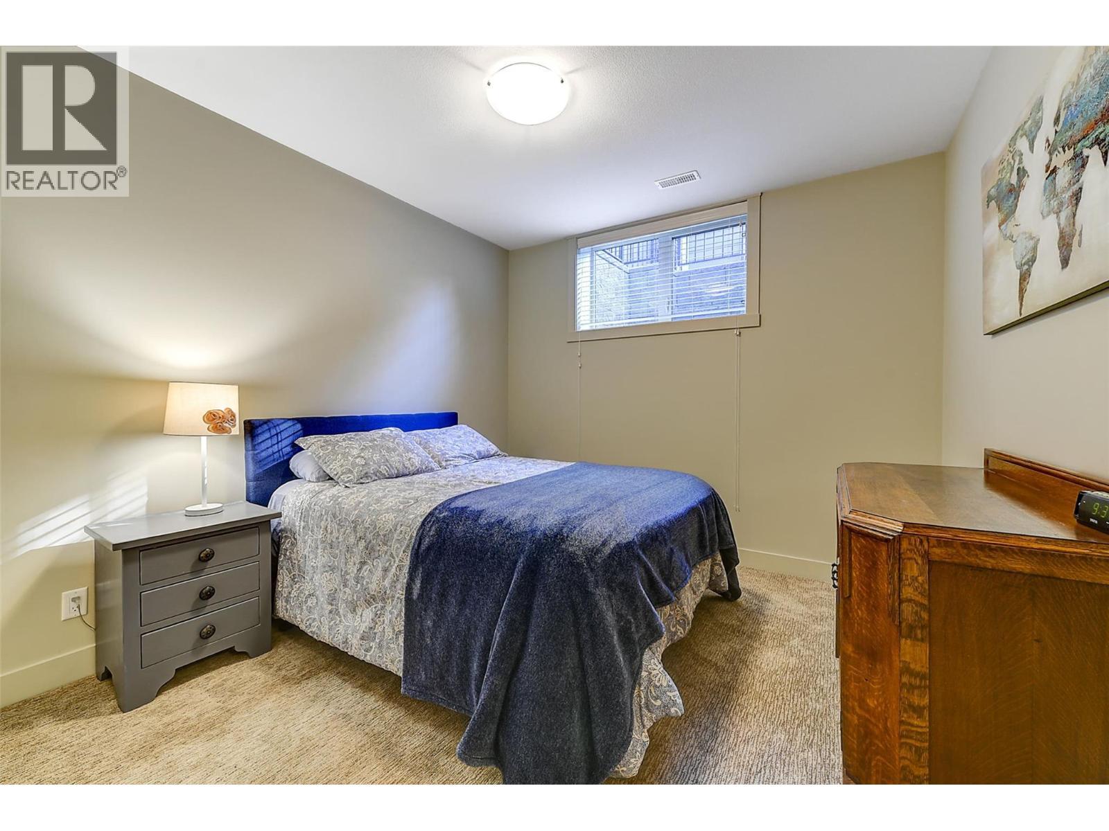 1147 Glenview Court, Kelowna, BC - Indoor Photo Showing Bedroom