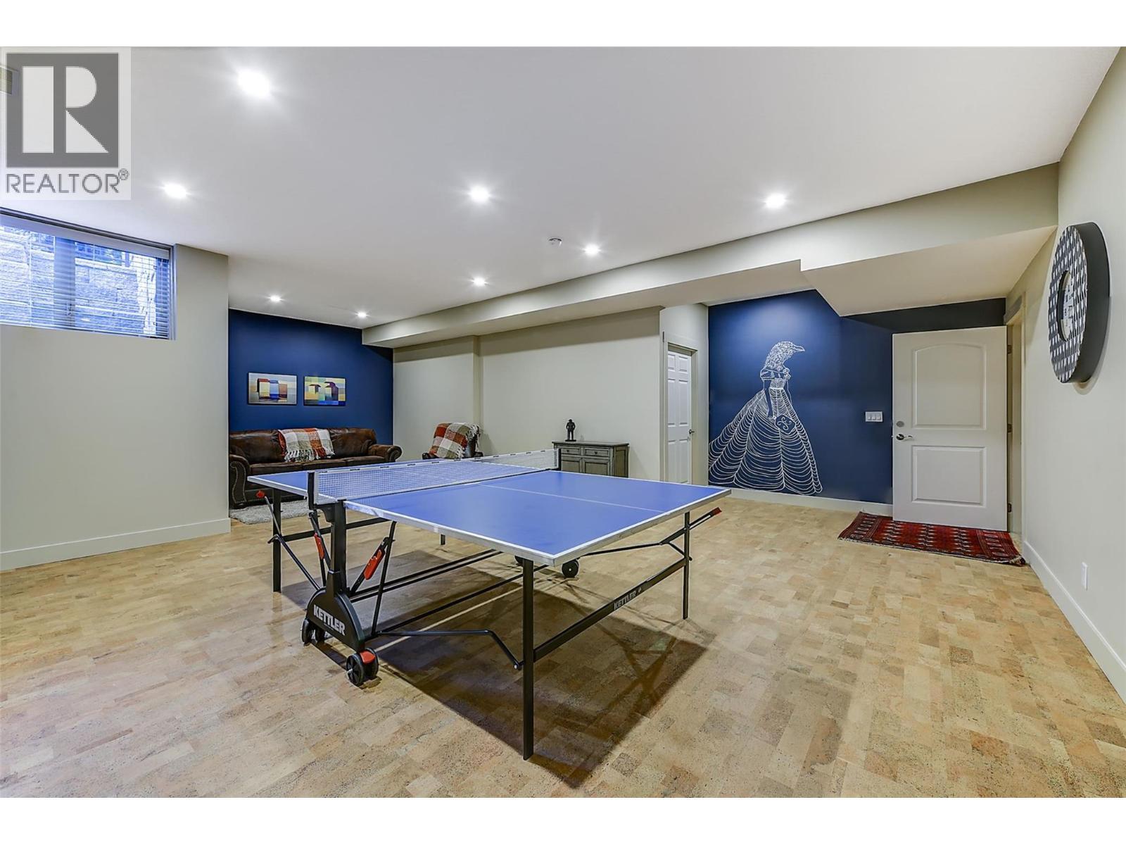 1147 Glenview Court, Kelowna, BC - Indoor