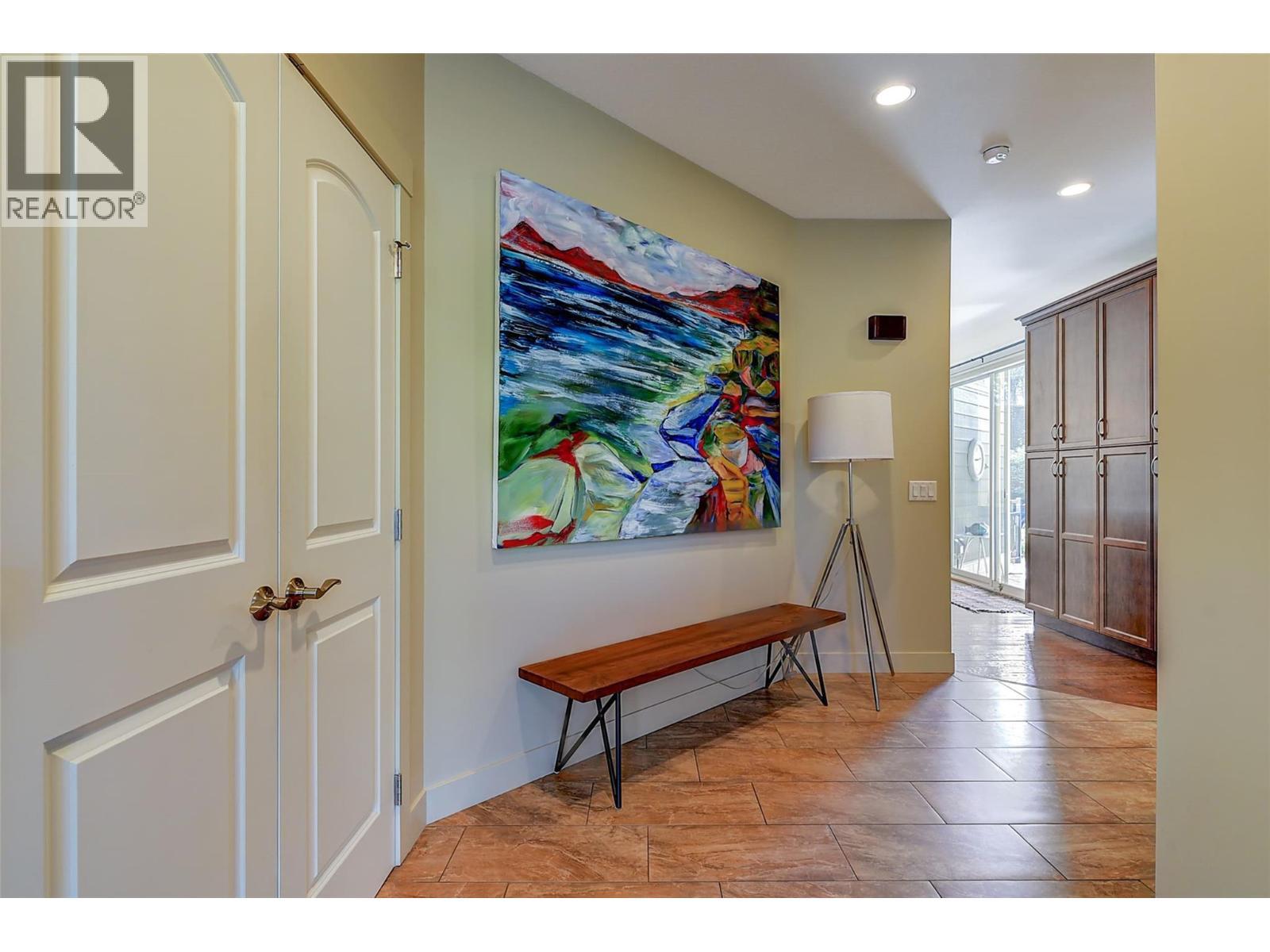 1147 Glenview Court, Kelowna, BC - Indoor Photo Showing Other Room