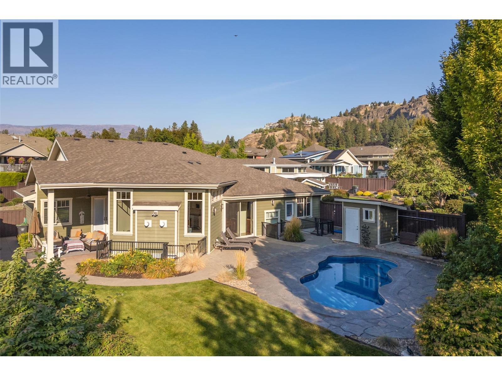 1147 Glenview Court, Kelowna, BC - Outdoor With In Ground Pool With Deck Patio Veranda