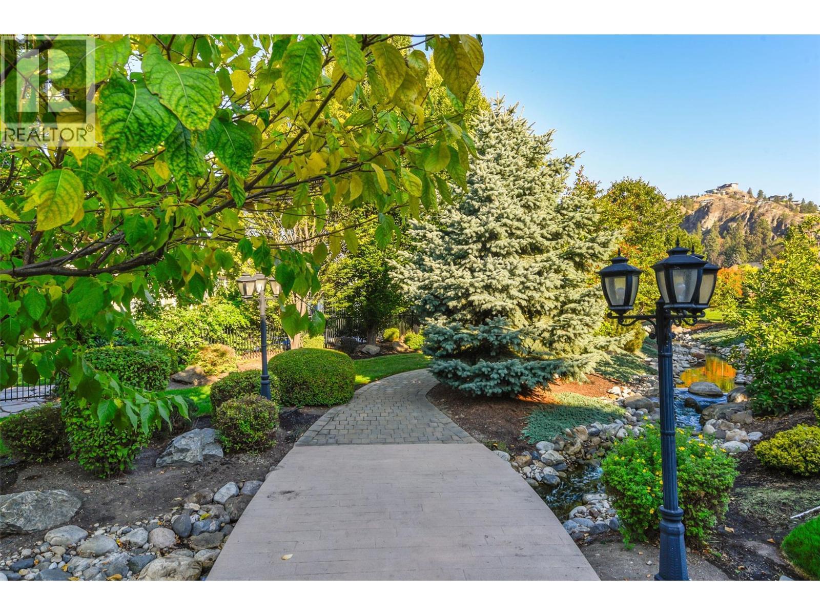 1147 Glenview Court, Kelowna, BC - Outdoor