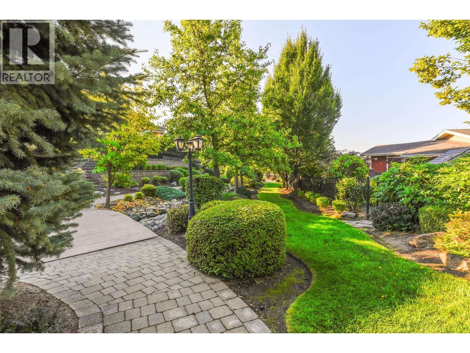 1147 Glenview Court, Kelowna, BC - Outdoor