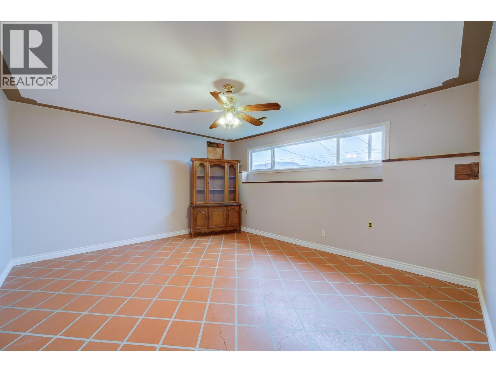 1047 Lamar Place, Kamloops, BC - Indoor Photo Showing Other Room