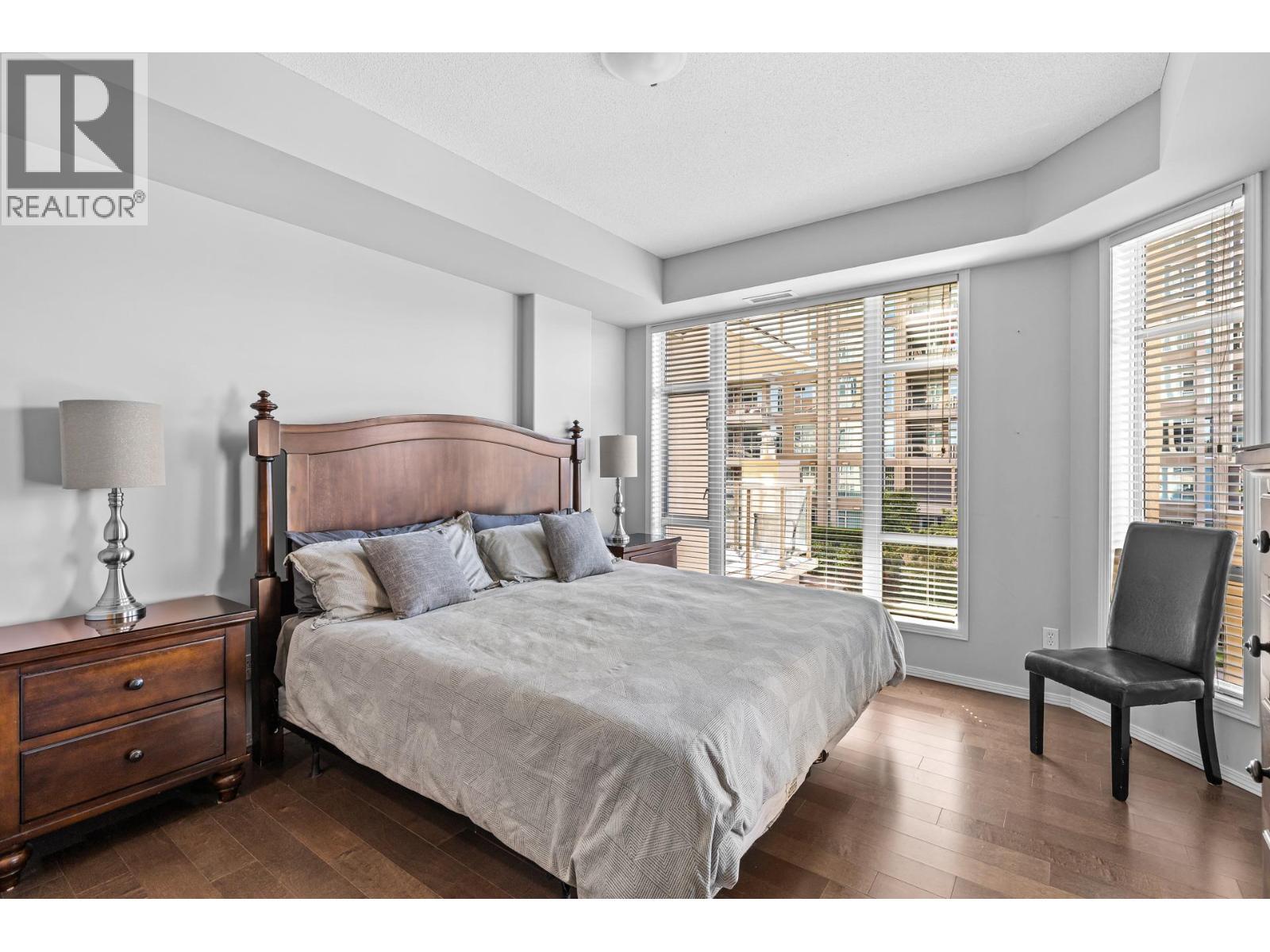 1128 Sunset Drive Unit# 401, Kelowna, BC - Indoor Photo Showing Bedroom