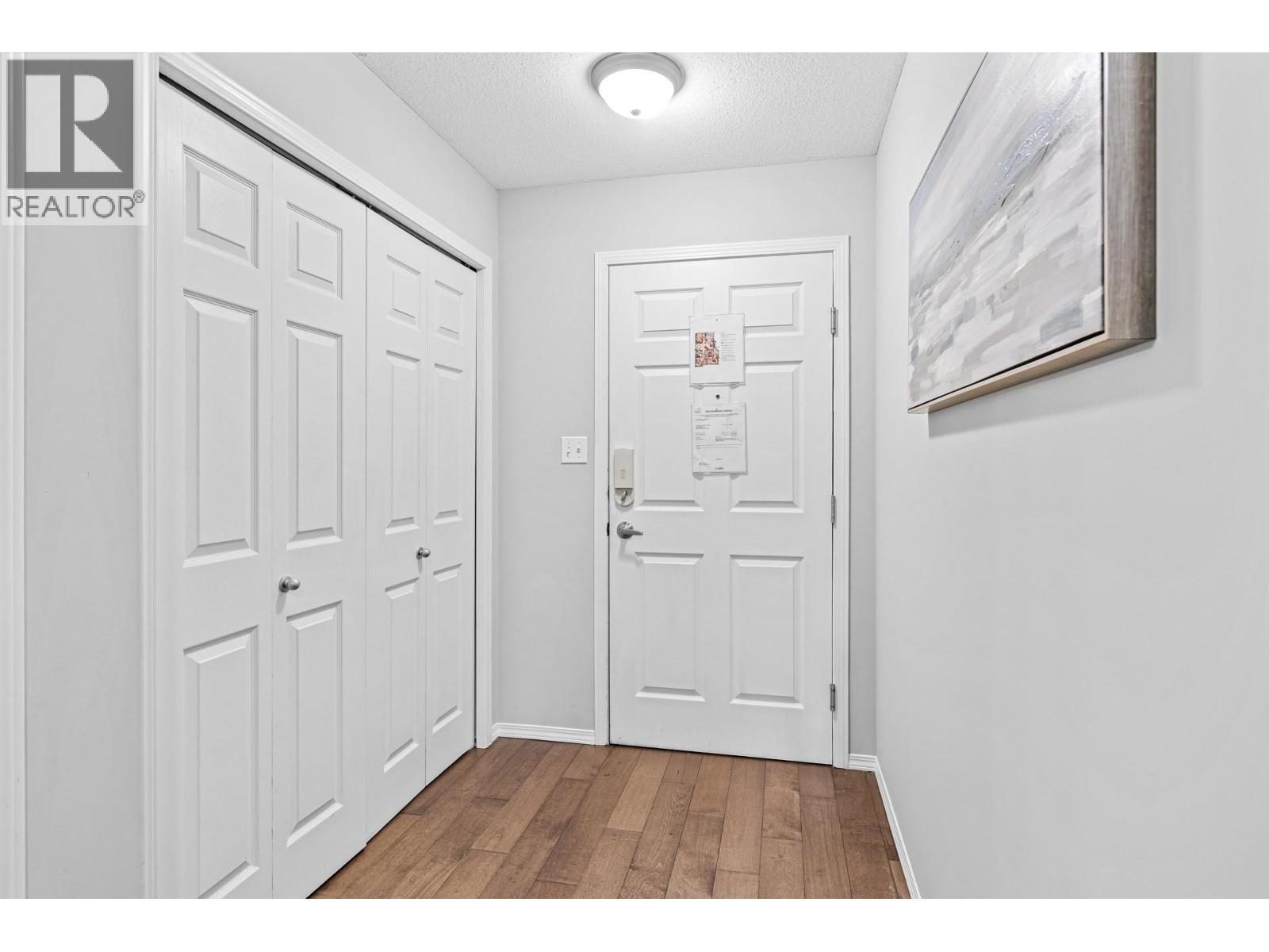 1128 Sunset Drive Unit# 401, Kelowna, BC - Indoor Photo Showing Other Room