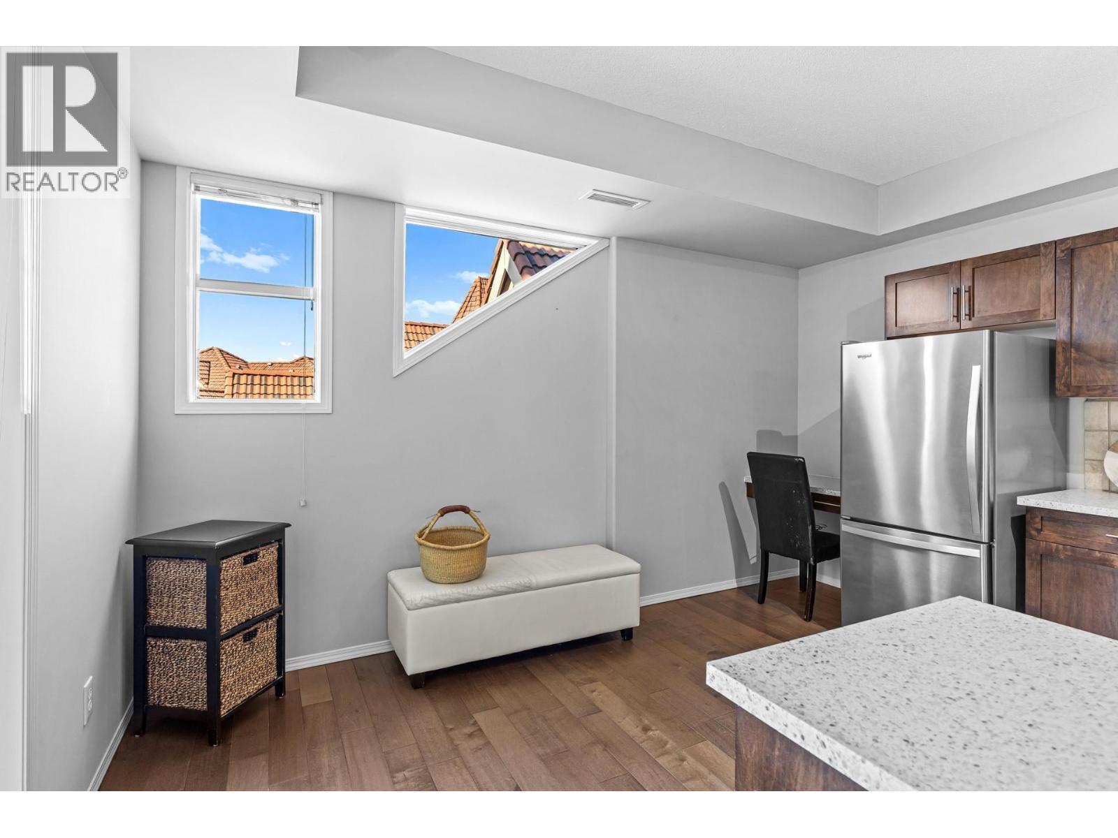 1128 Sunset Drive Unit# 401, Kelowna, BC - Indoor Photo Showing Other Room