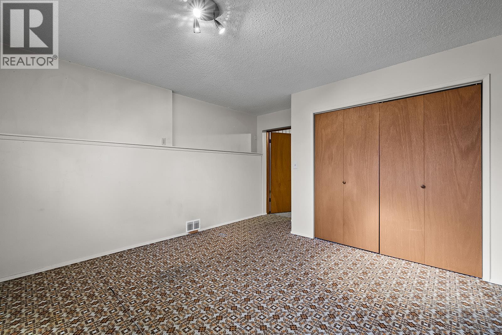 1424 Lombardy Square, Kelowna, BC - Indoor Photo Showing Other Room