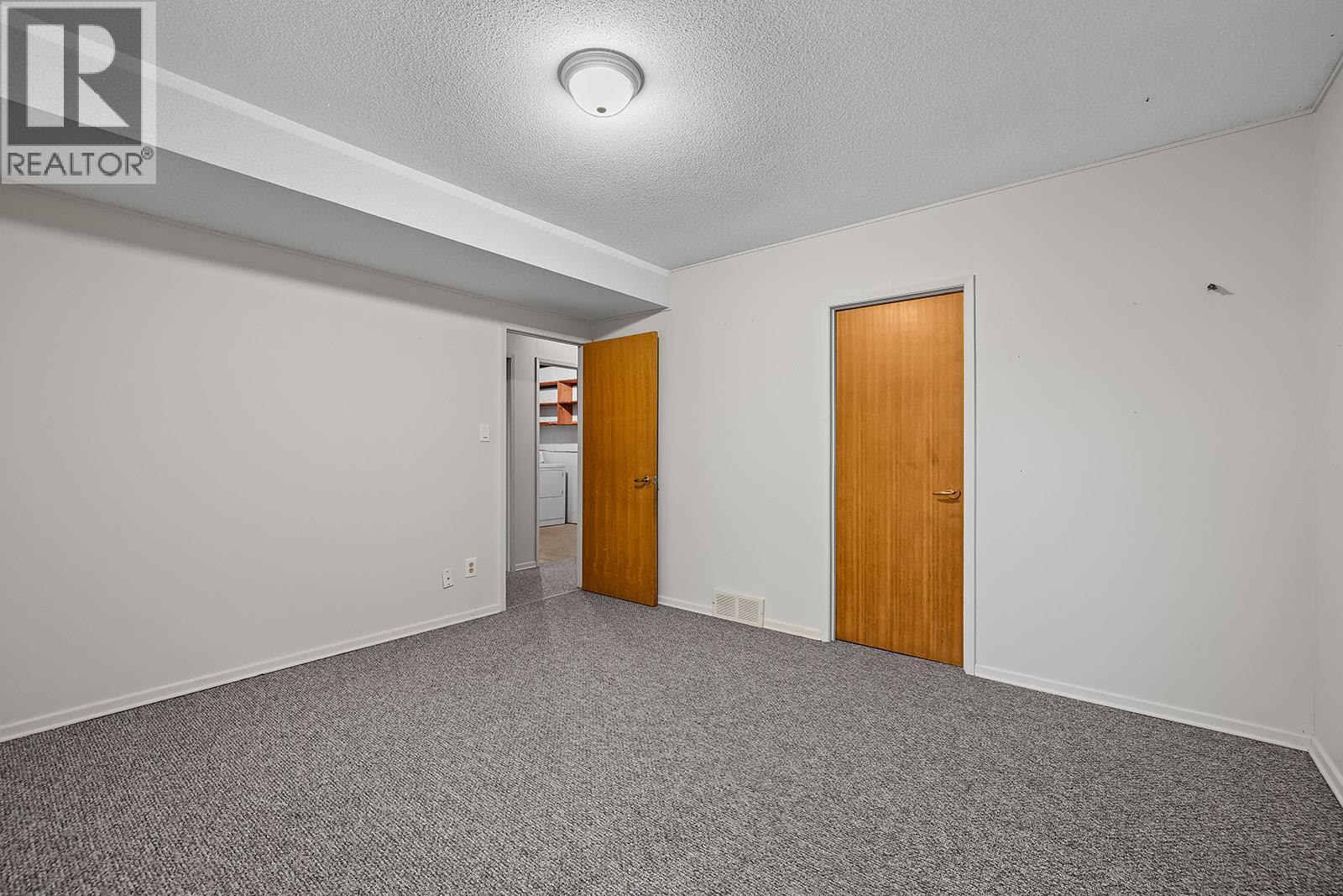 1424 Lombardy Square, Kelowna, BC - Indoor Photo Showing Other Room