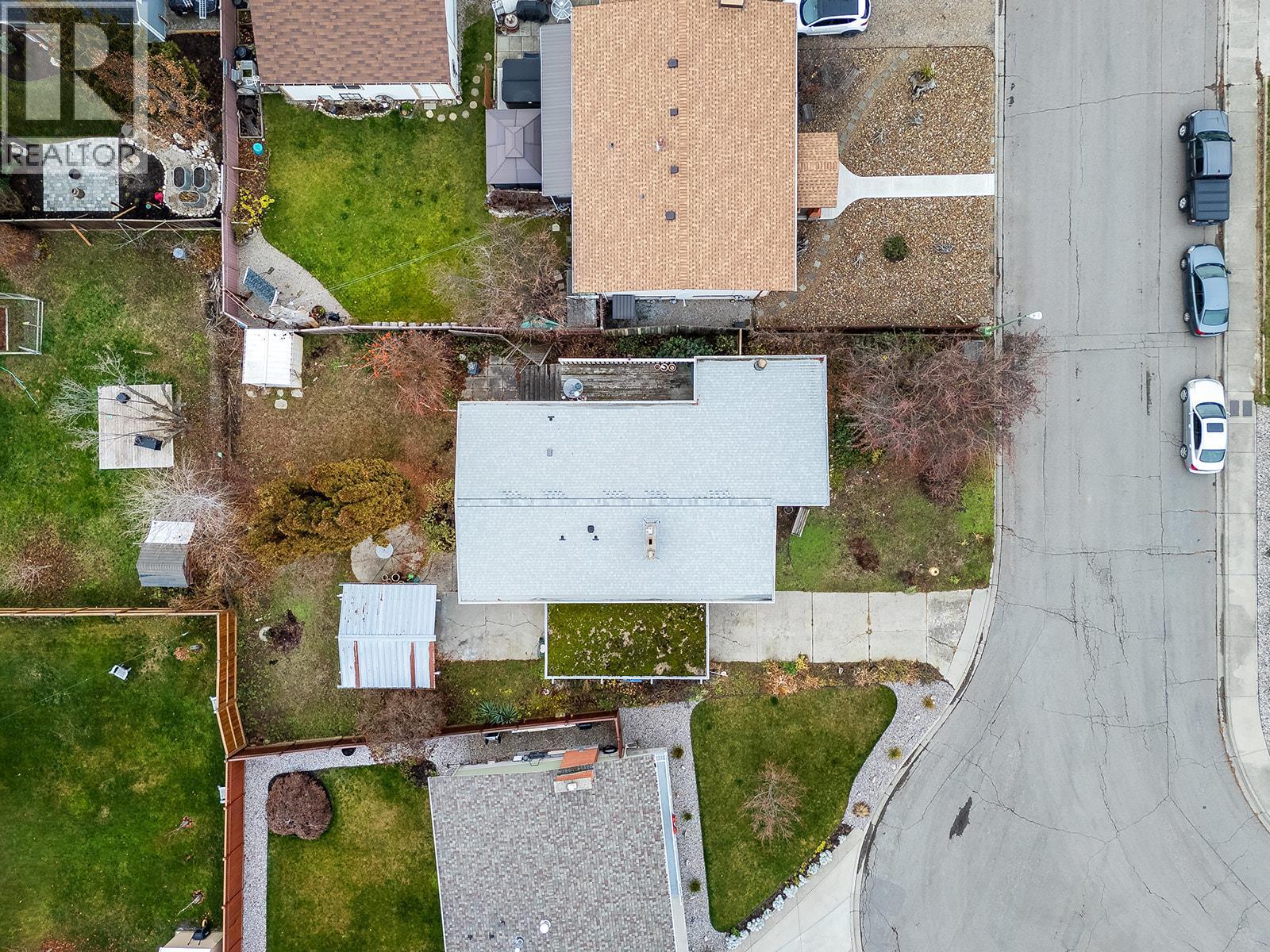 1424 Lombardy Square, Kelowna, BC - Outdoor