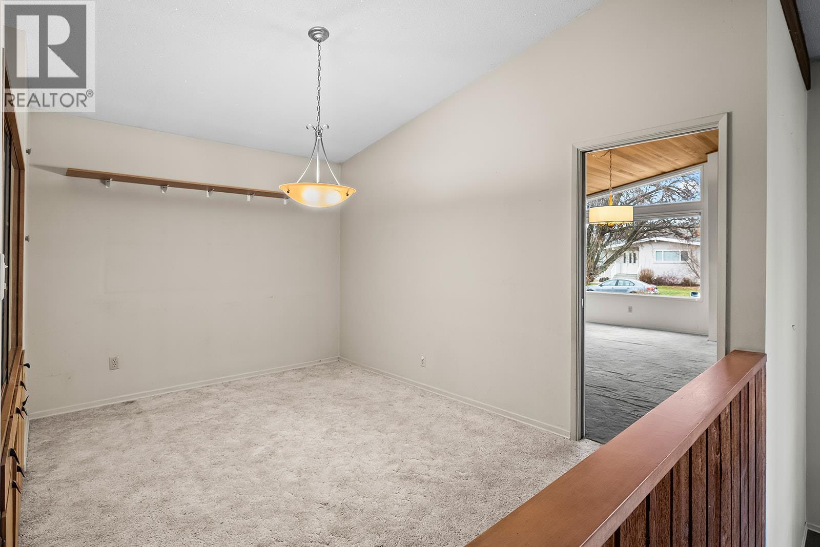 1424 Lombardy Square, Kelowna, BC - Indoor Photo Showing Other Room
