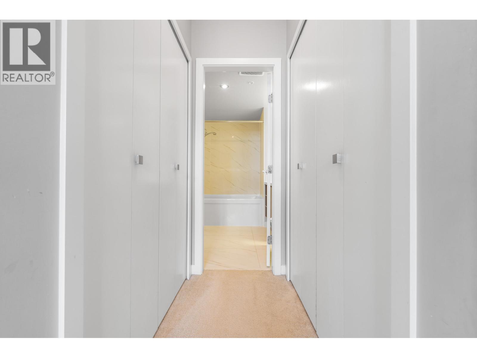 311 9388 Odlin Road, Richmond, BC - Indoor Photo Showing Other Room