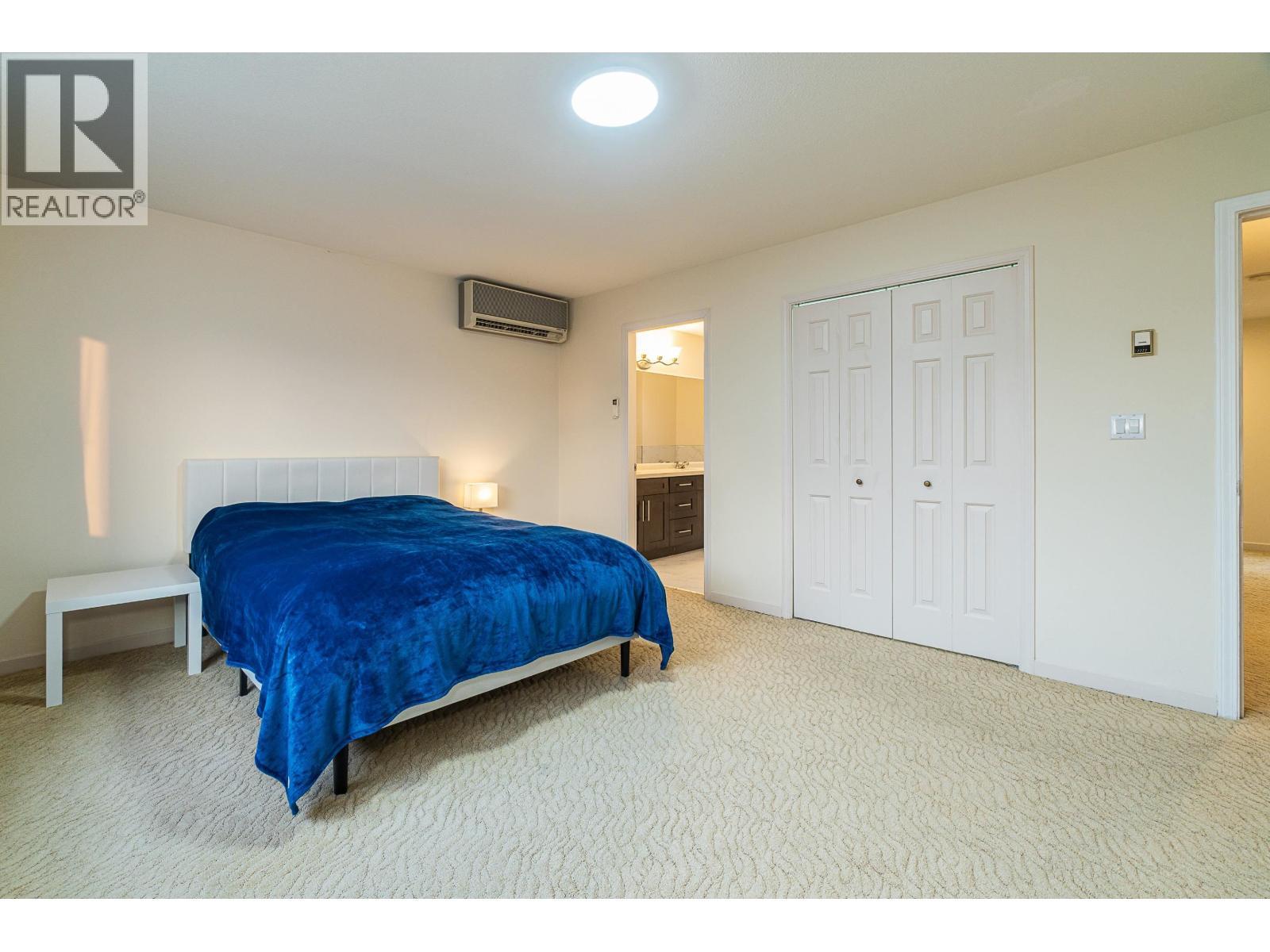 2922 W 22Nd Avenue, Vancouver, BC - Indoor Photo Showing Bedroom