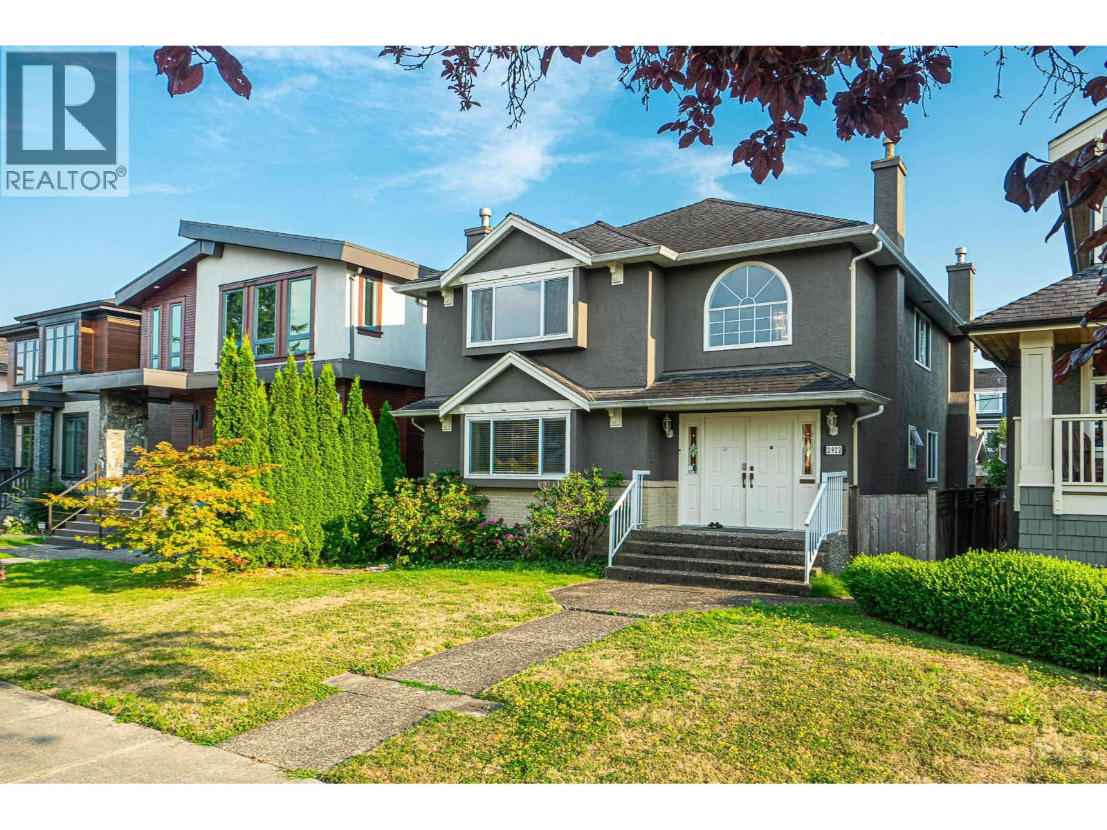 2922 W 22Nd Avenue, Vancouver, BC - Outdoor With Facade