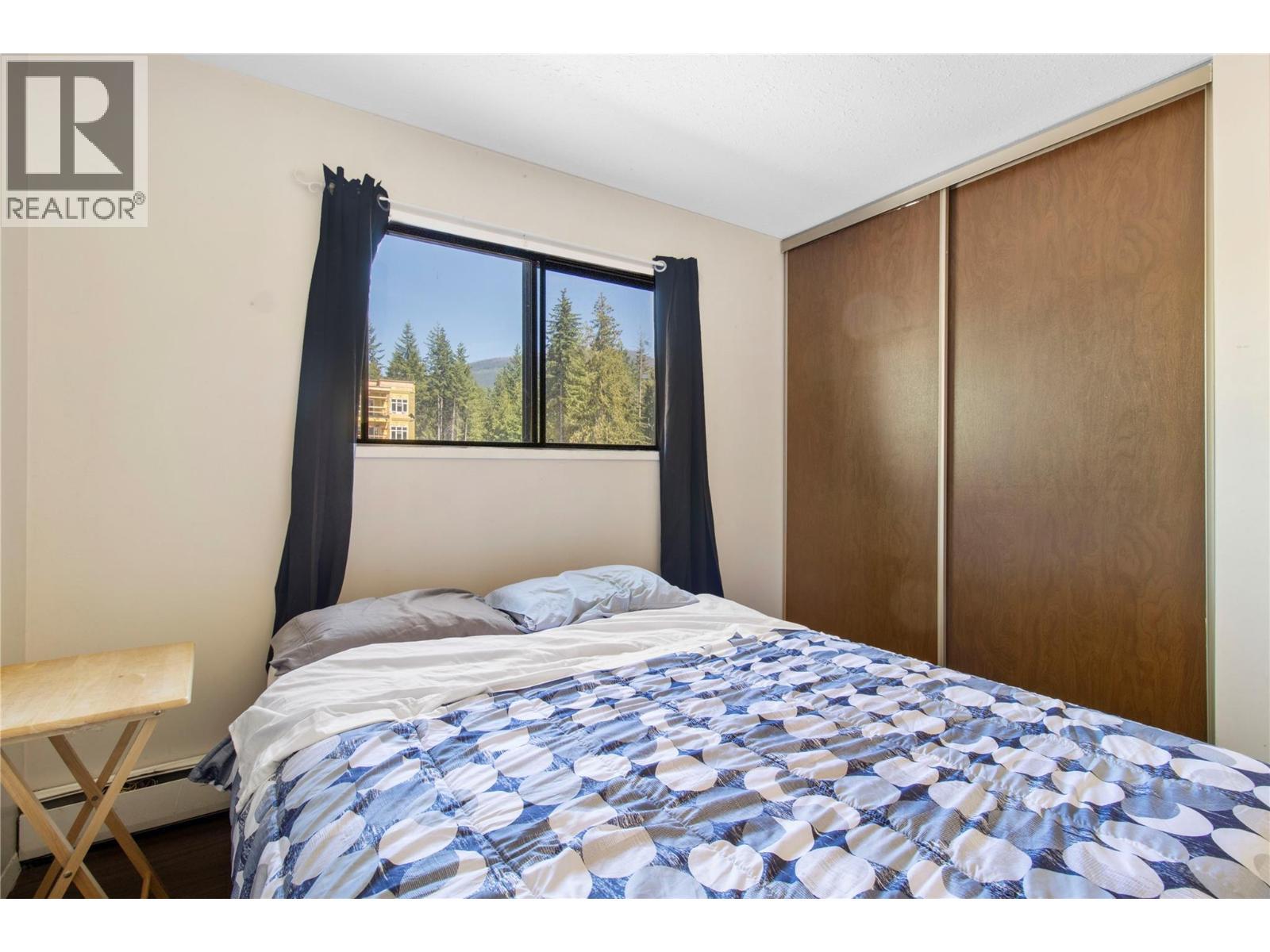 409 Main Street Unit# 204, Sicamous, BC - Indoor Photo Showing Bedroom