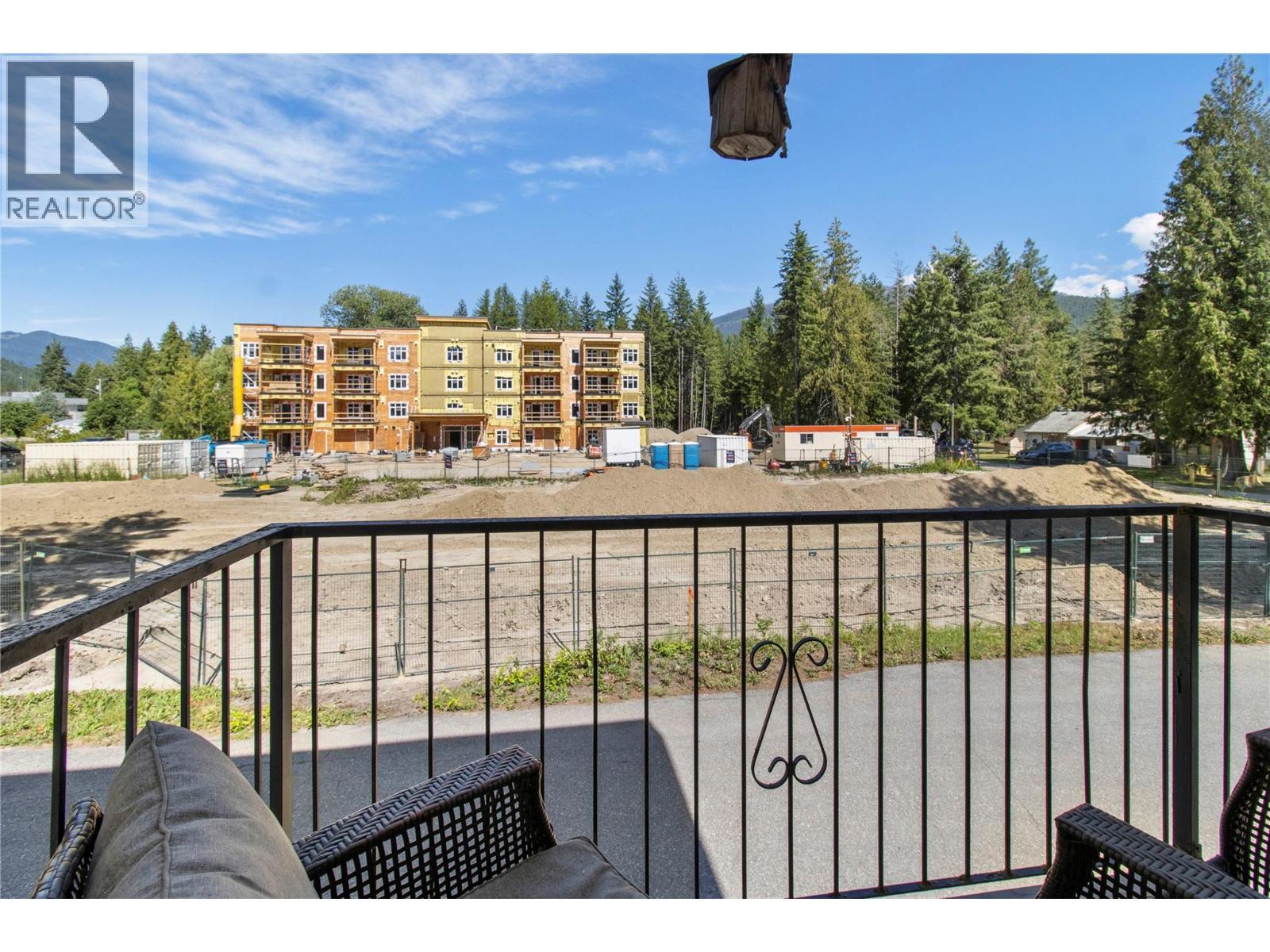 409 Main Street Unit# 204, Sicamous, BC - Outdoor