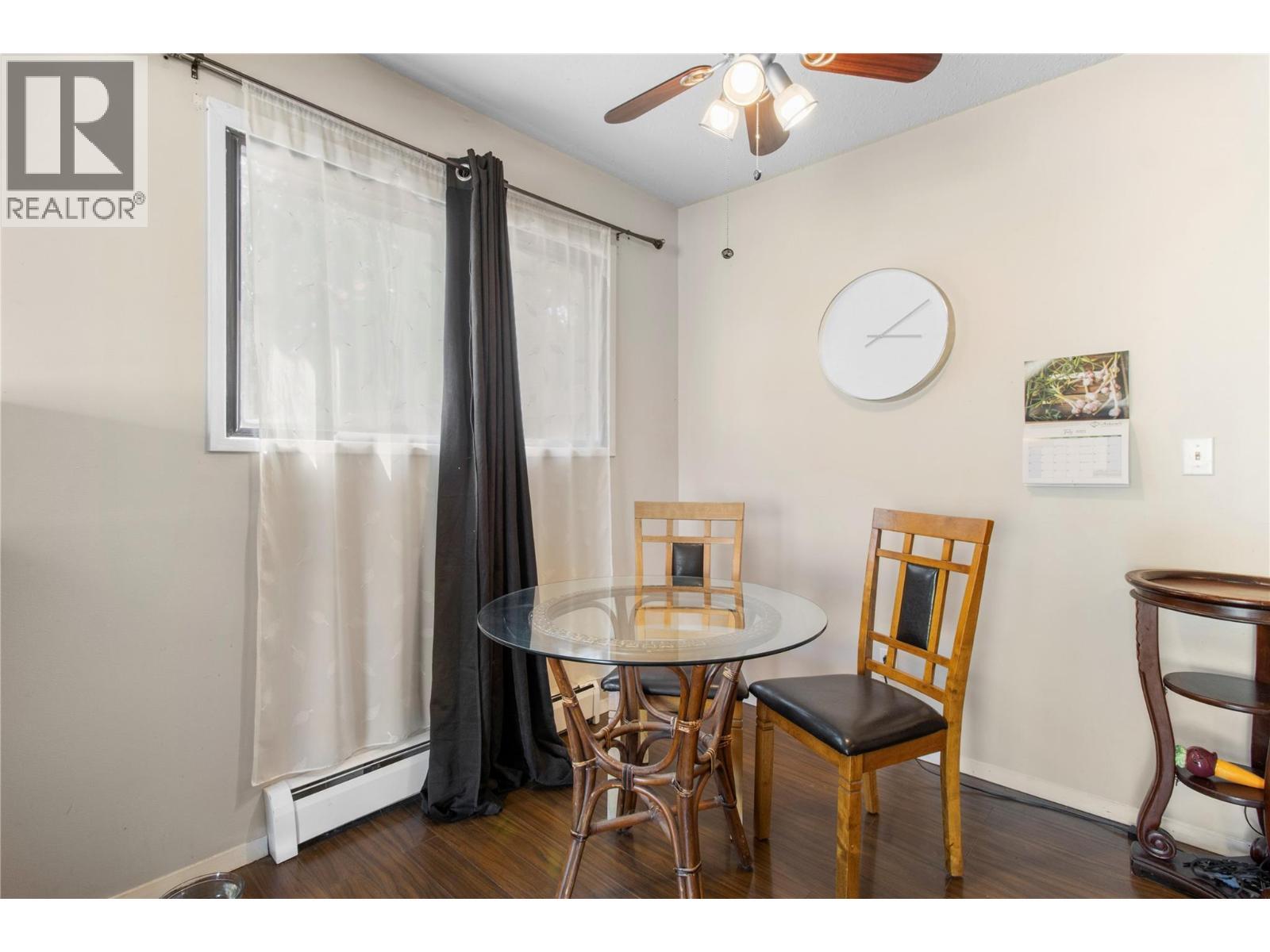 409 Main Street Unit# 204, Sicamous, BC - Indoor Photo Showing Dining Room