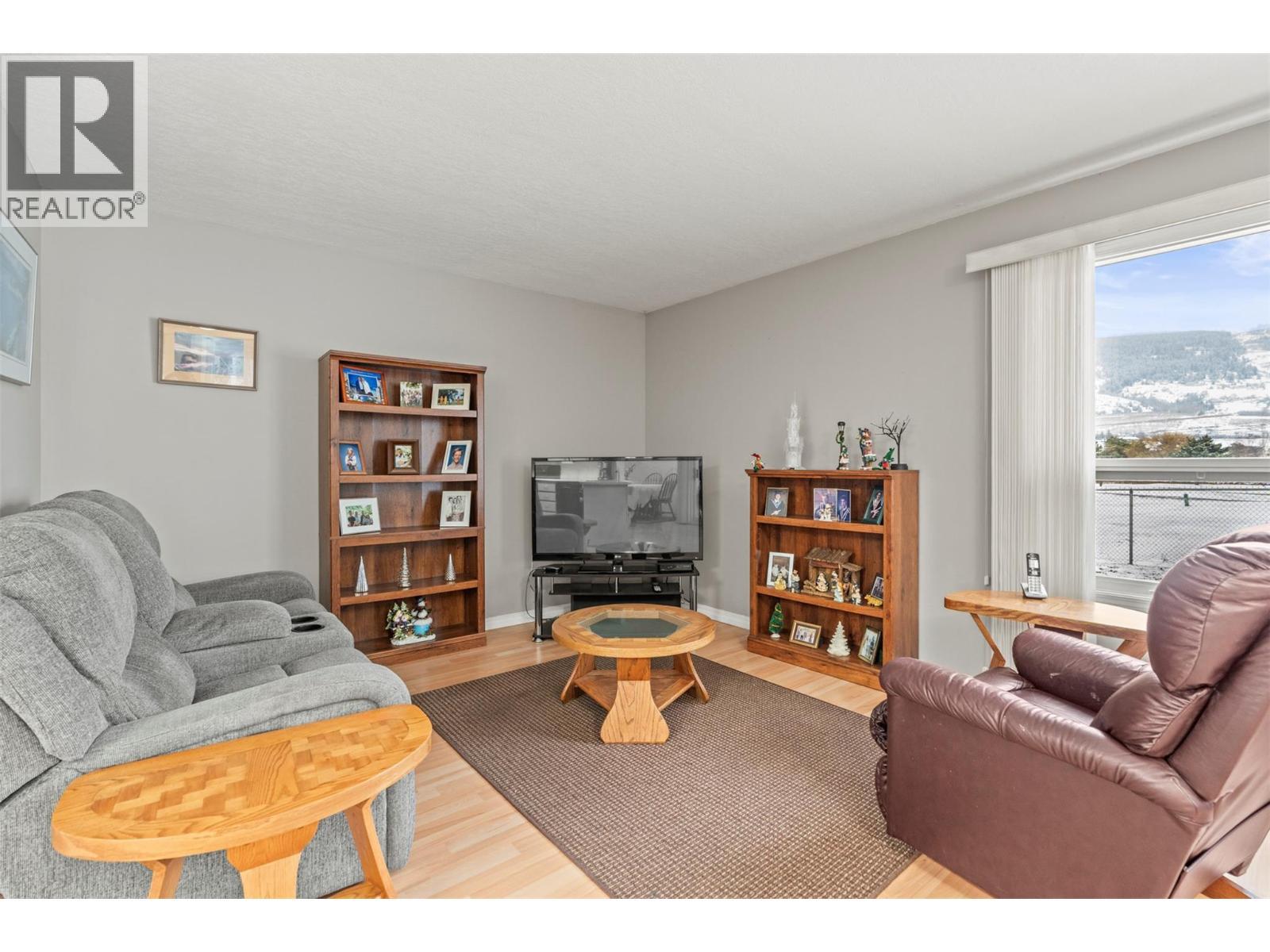 1108 14 Avenue Unit# 127, Vernon, BC - Indoor Photo Showing Living Room