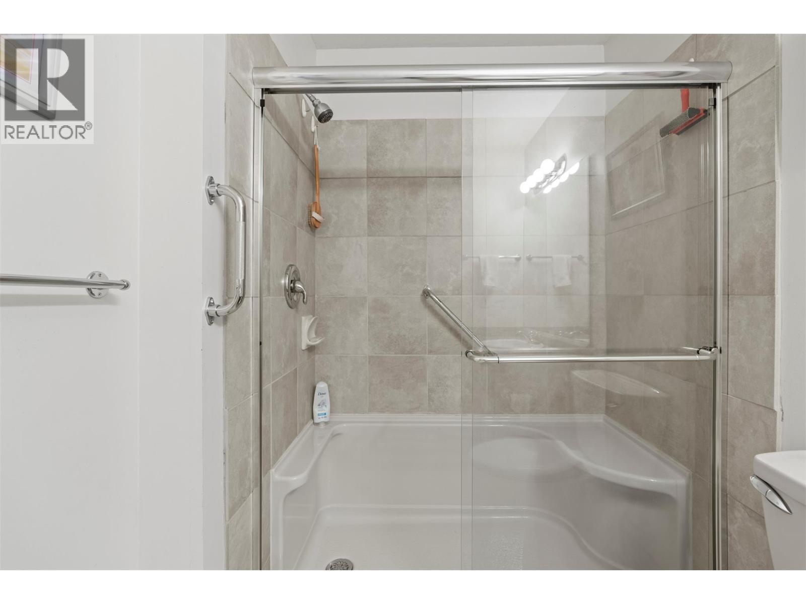 1108 14 Avenue Unit# 127, Vernon, BC - Indoor Photo Showing Bathroom