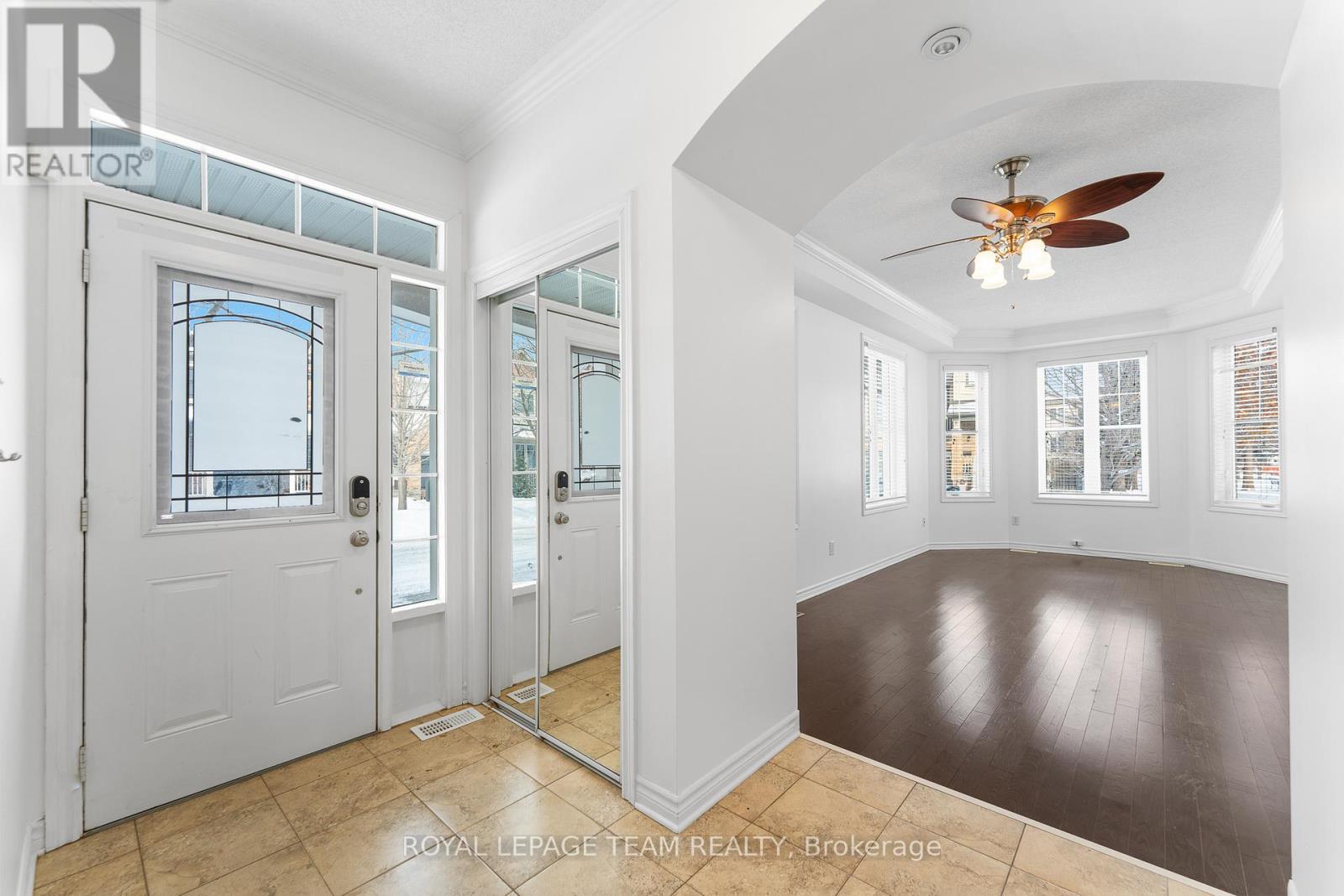 221 Kohilo Crescent, Ottawa, ON - Indoor Photo Showing Other Room