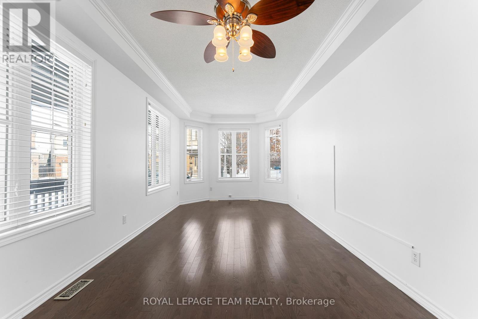 221 Kohilo Crescent, Ottawa, ON - Indoor Photo Showing Other Room