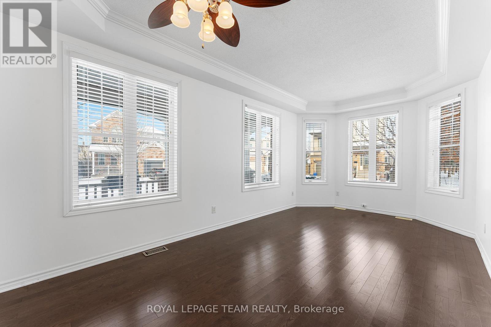 221 Kohilo Crescent, Ottawa, ON - Indoor Photo Showing Other Room