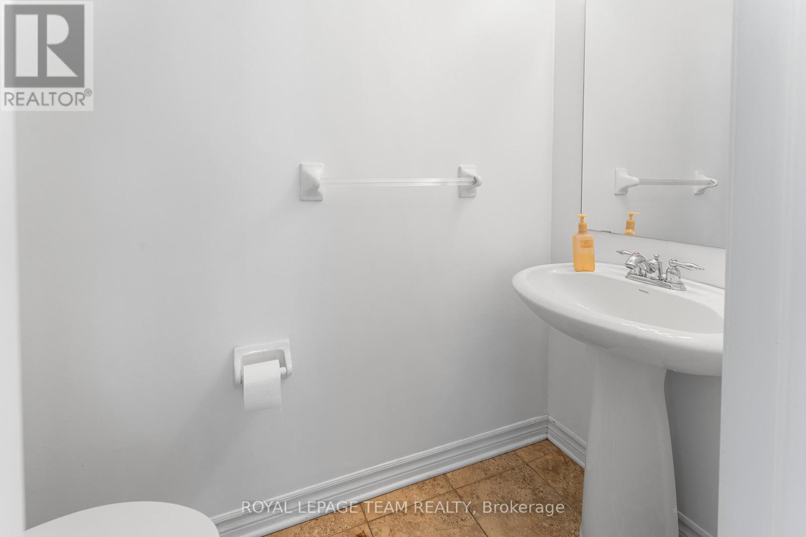 221 Kohilo Crescent, Ottawa, ON - Indoor Photo Showing Bathroom