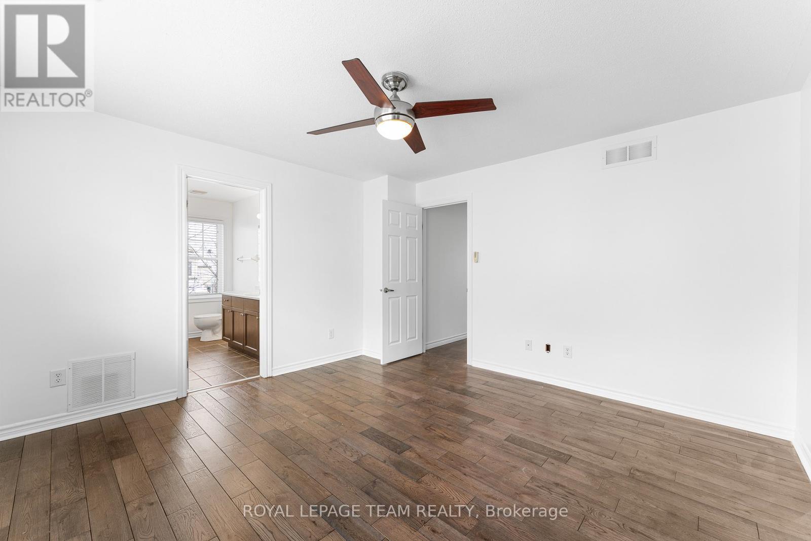 221 Kohilo Crescent, Ottawa, ON - Indoor Photo Showing Other Room