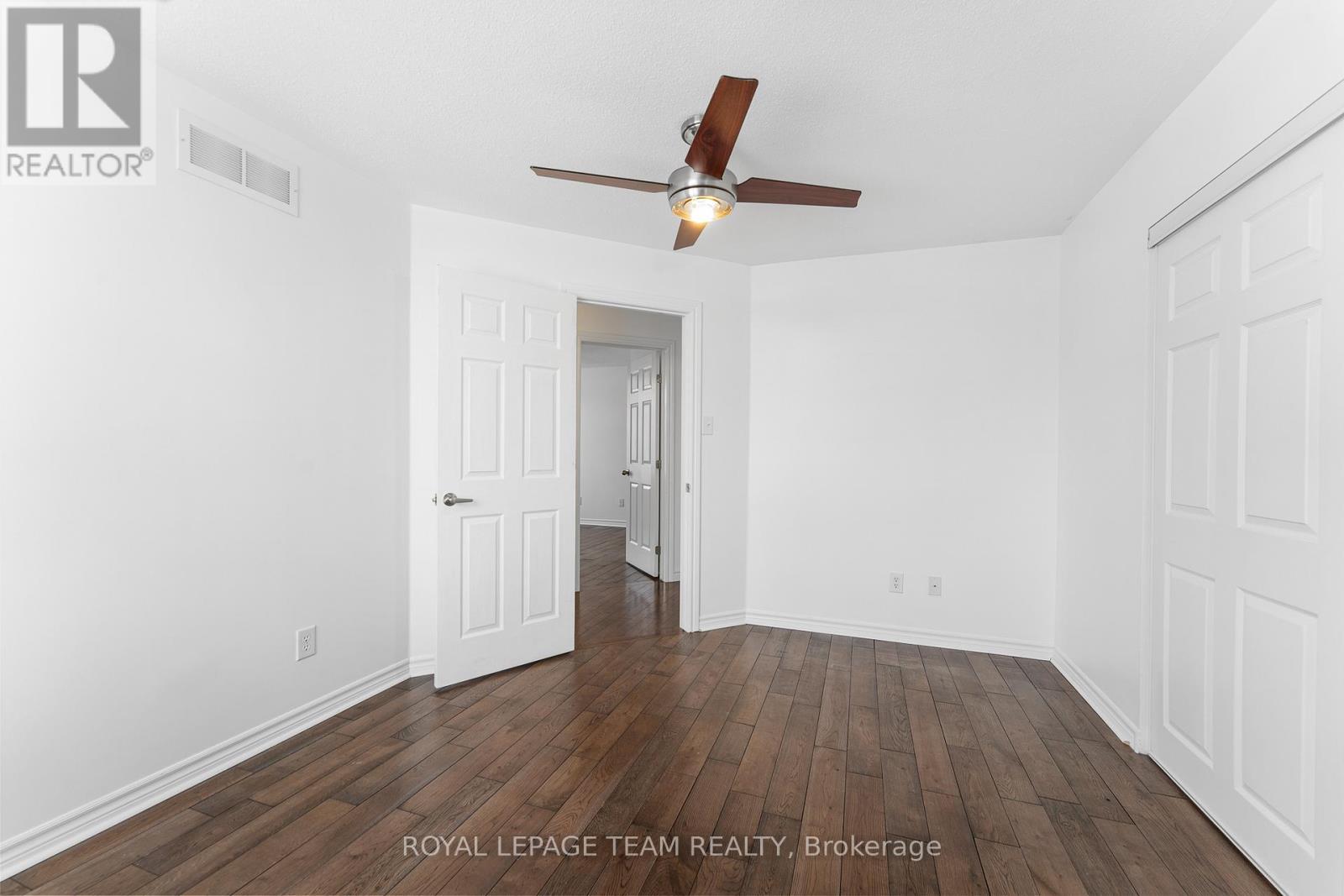 221 Kohilo Crescent, Ottawa, ON - Indoor Photo Showing Other Room