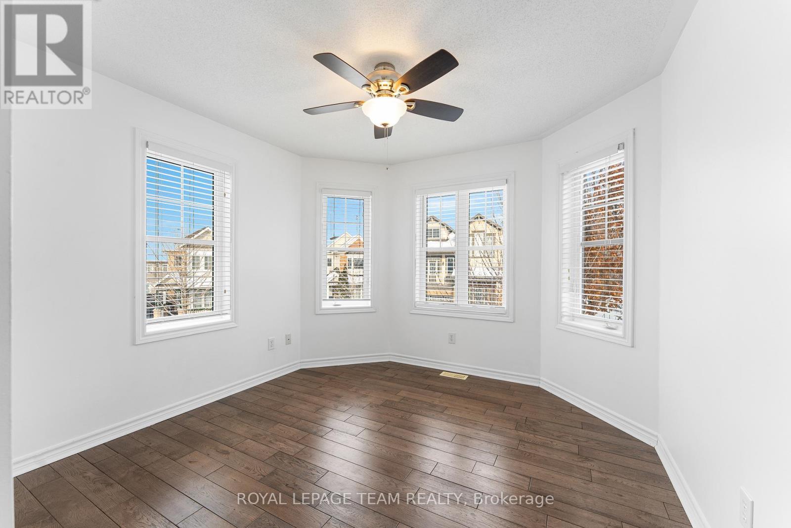 221 Kohilo Crescent, Ottawa, ON - Indoor Photo Showing Other Room