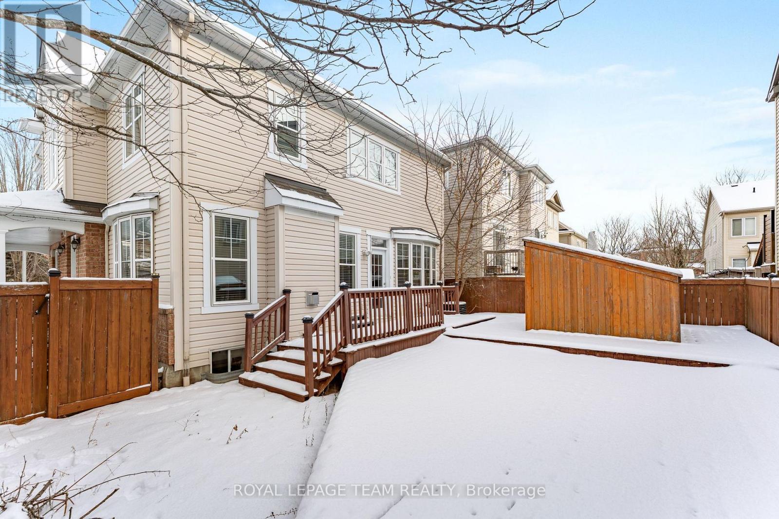 221 Kohilo Crescent, Ottawa, ON - Outdoor With Exterior