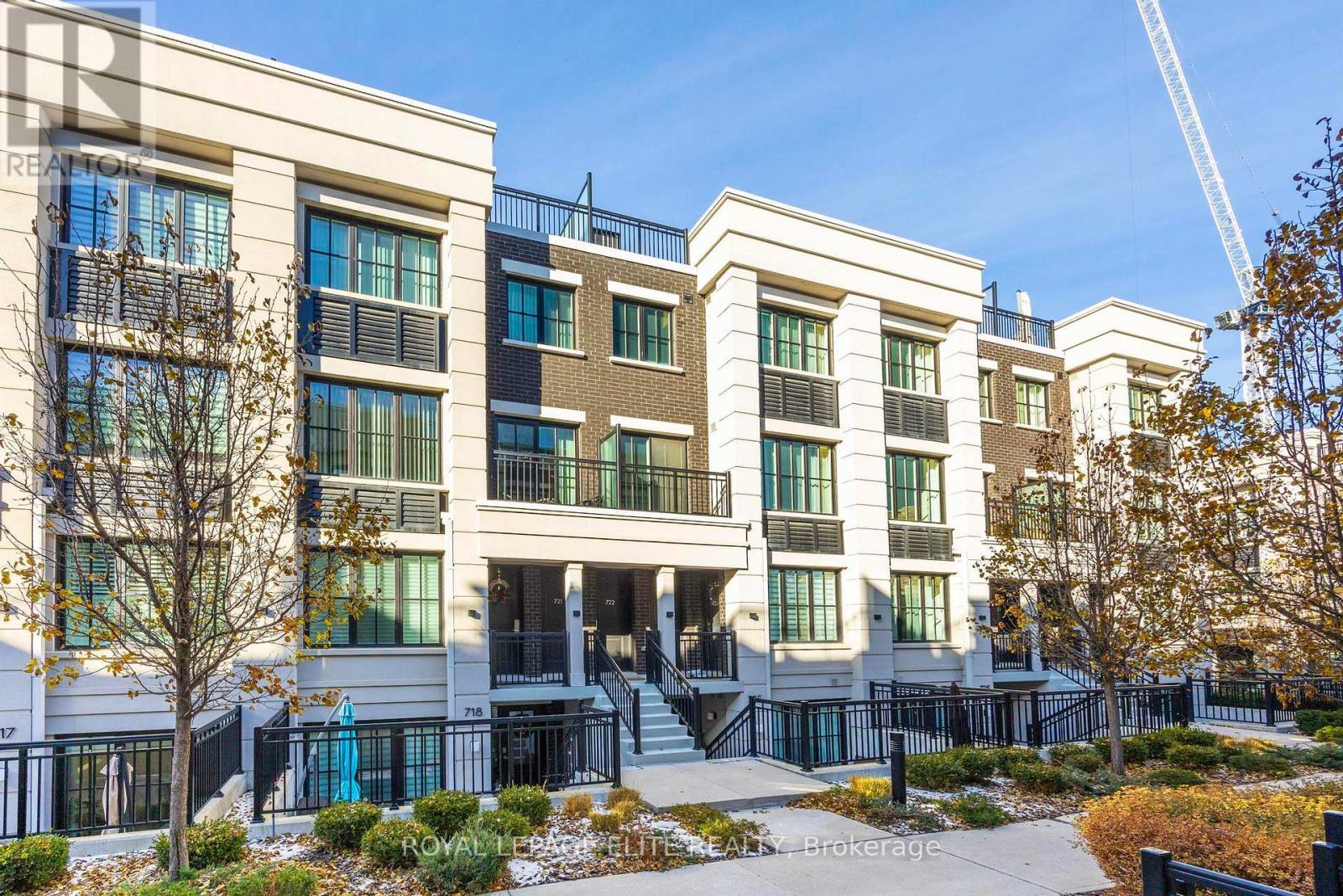 723 - 665 Cricklewood Drive, Mississauga, ON - Outdoor With Facade