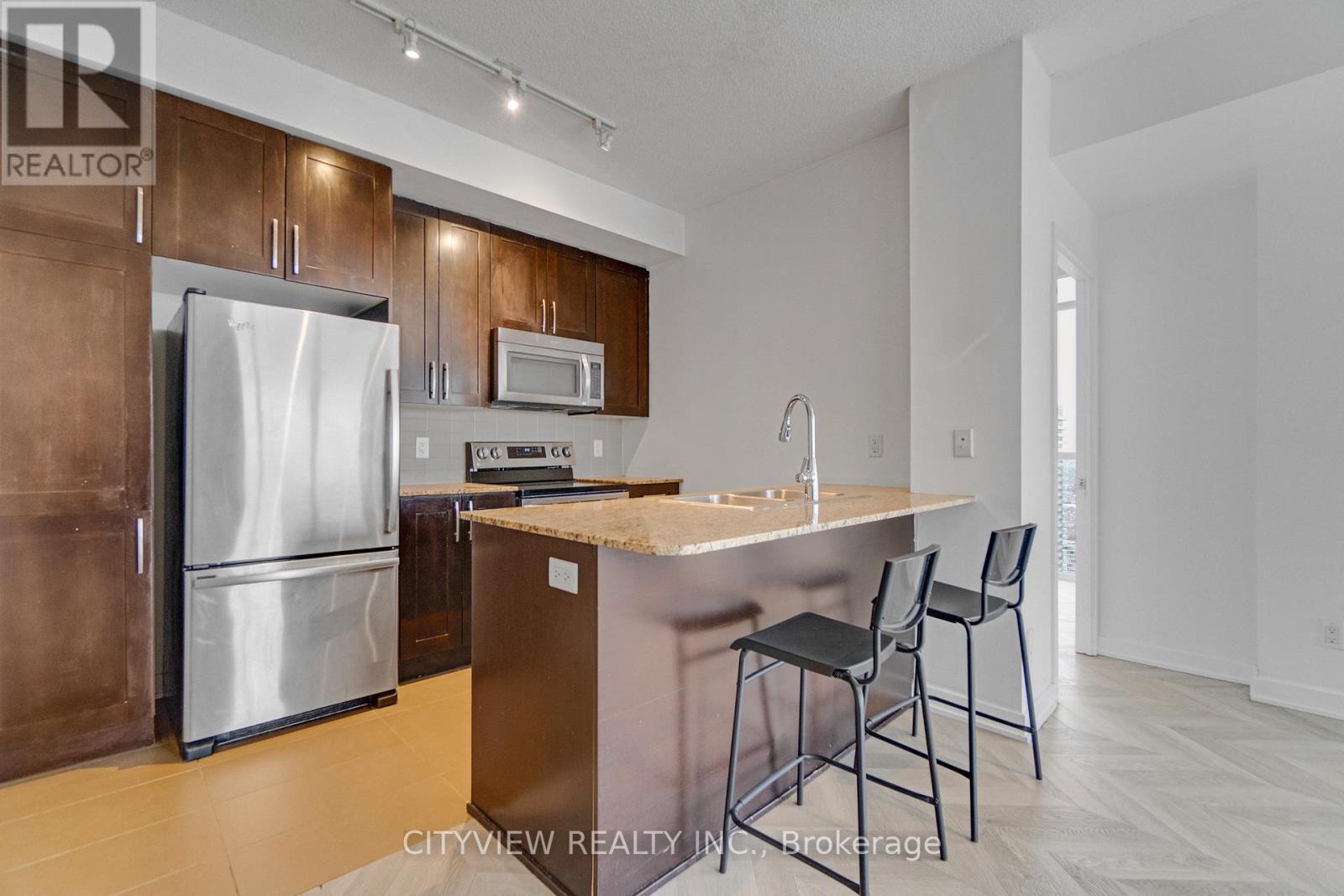 3609 - 4070 Confederation Parkway, Mississauga, ON - Indoor Photo Showing Kitchen With Stainless Steel Kitchen