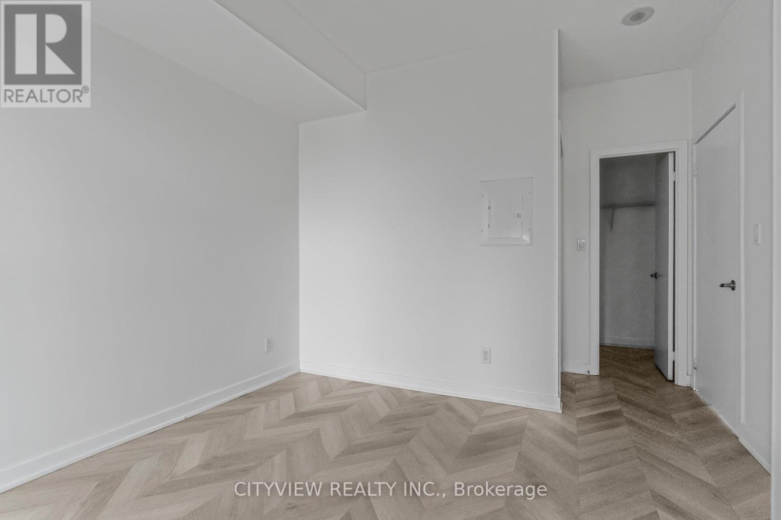 3609 - 4070 Confederation Parkway, Mississauga, ON - Indoor Photo Showing Other Room