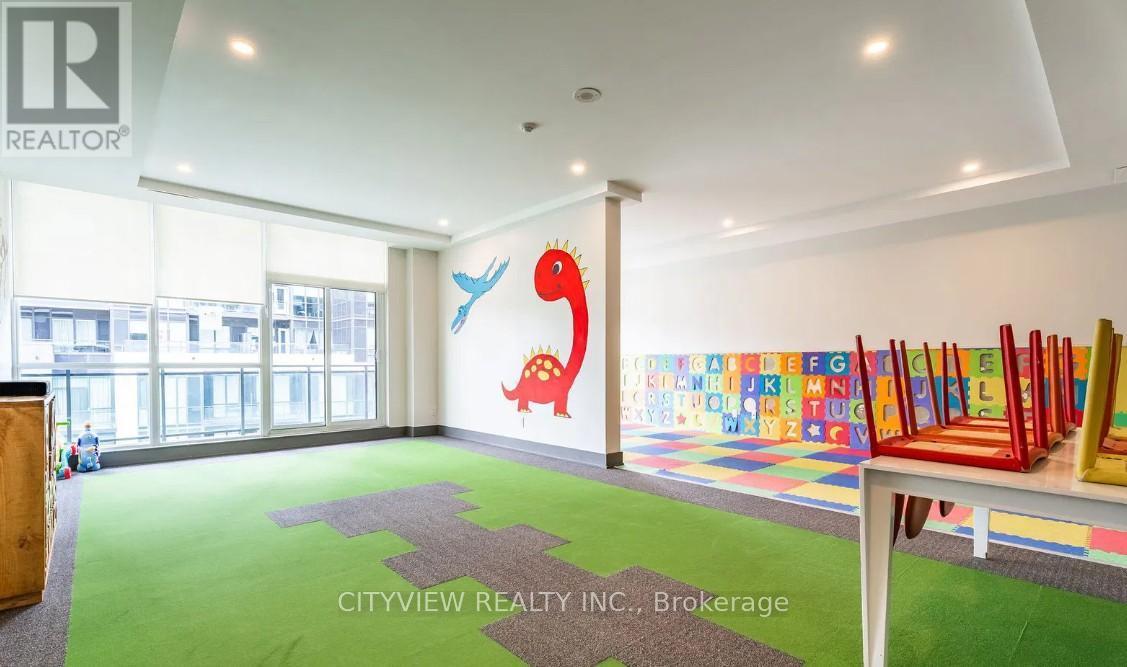 3609 - 4070 Confederation Parkway, Mississauga, ON - Indoor Photo Showing Other Room