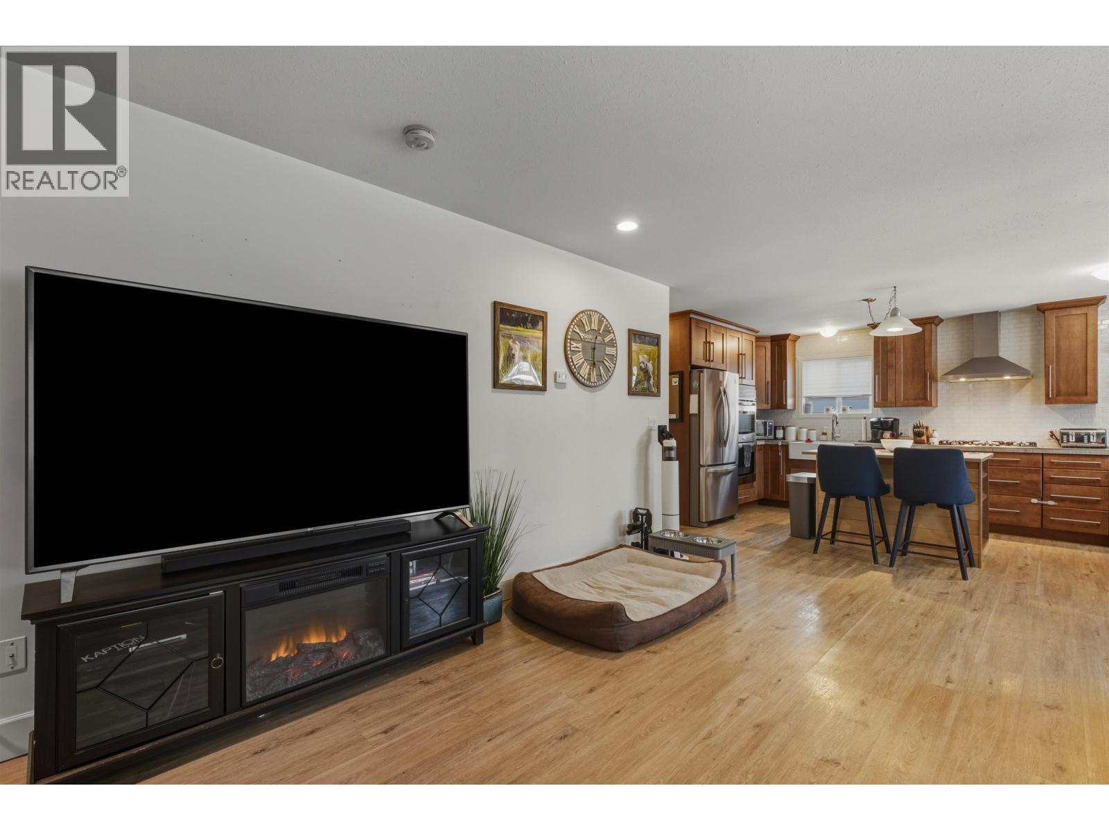 506 Schmidt Road, Williams Lake, BC - Indoor