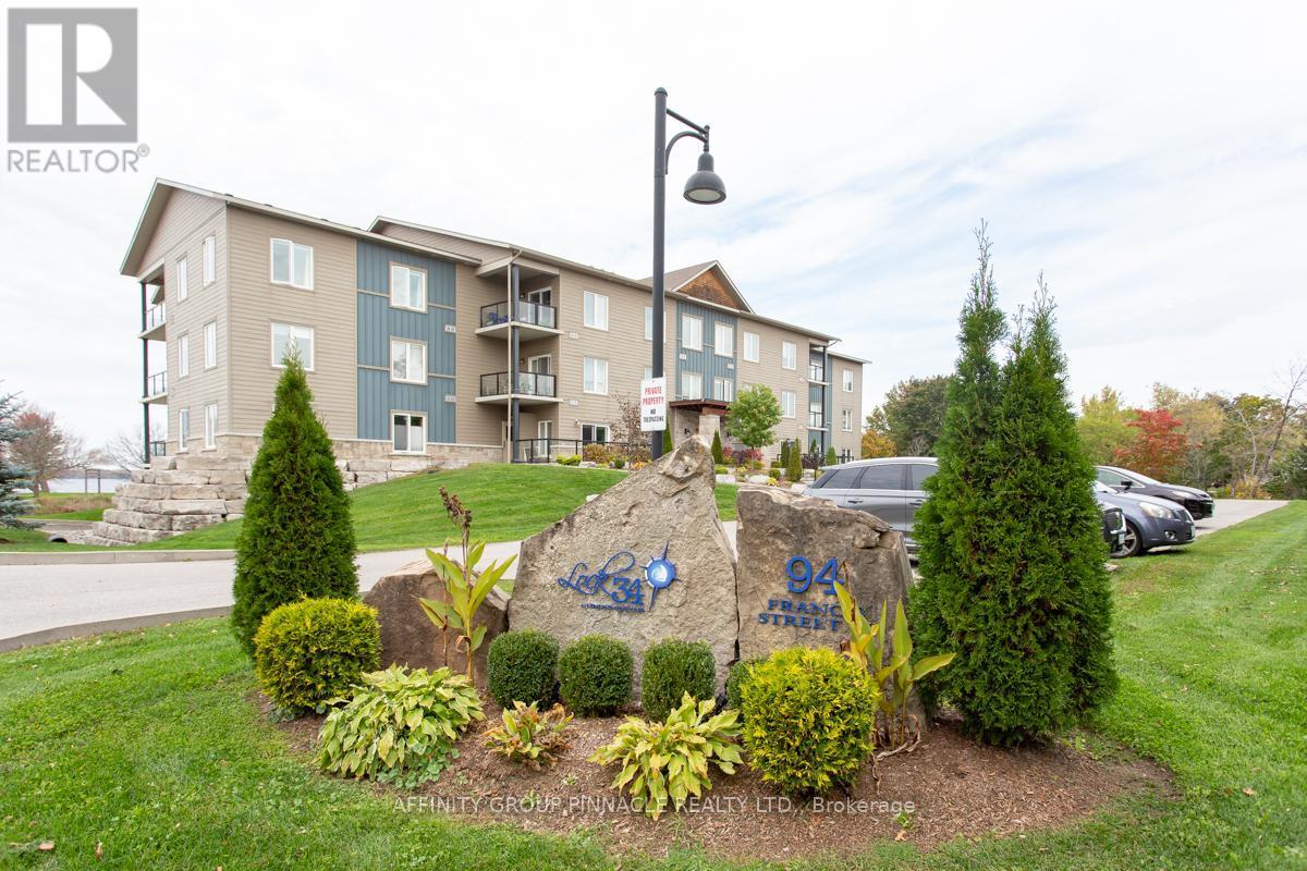 103 - 94 Francis Street W, Kawartha Lakes (Fenelon Falls), ON - Outdoor With Balcony