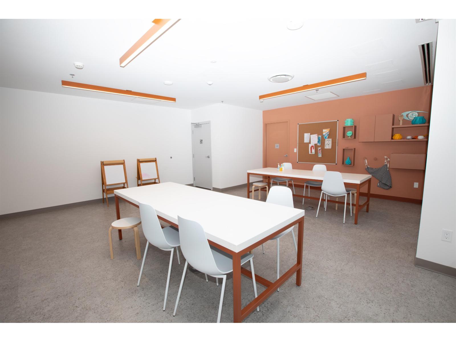 2206 13675 107A Avenue, Surrey, BC - Indoor